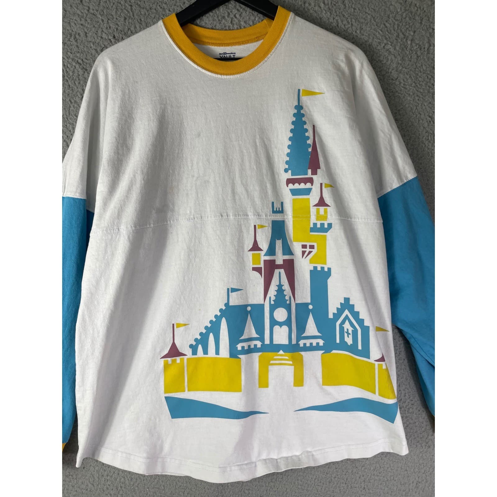 Disney Vault Collection Spirit Jersey Castle Graphic Retro WDW Adult L Top - Thumbnail 6