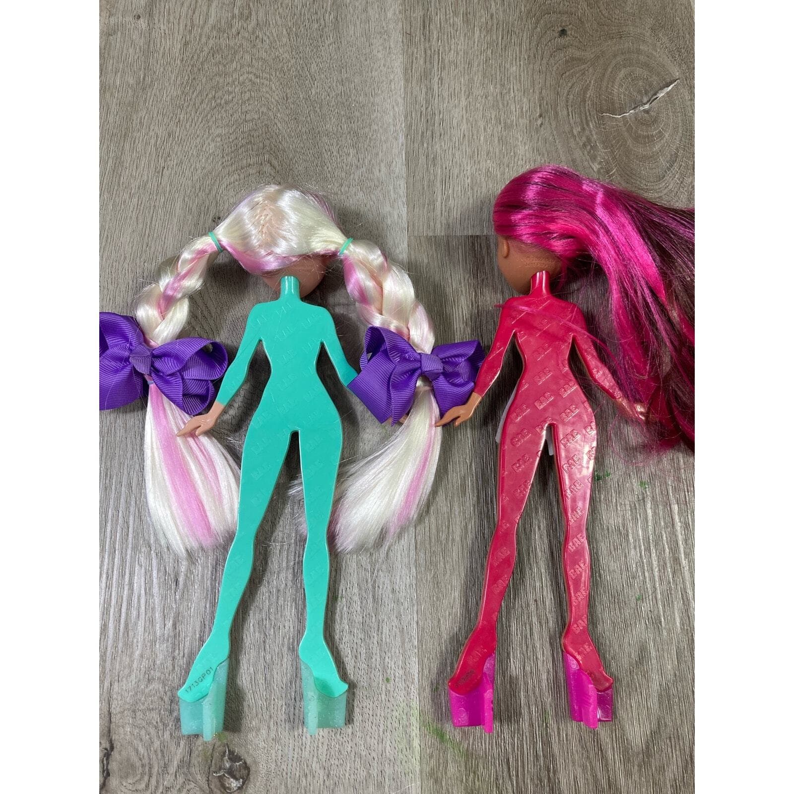 Just Play Fashion Dolls Set of 2 OLO Industries 10" Brushable Hair 2022 Toy Gift - Thumbnail 6