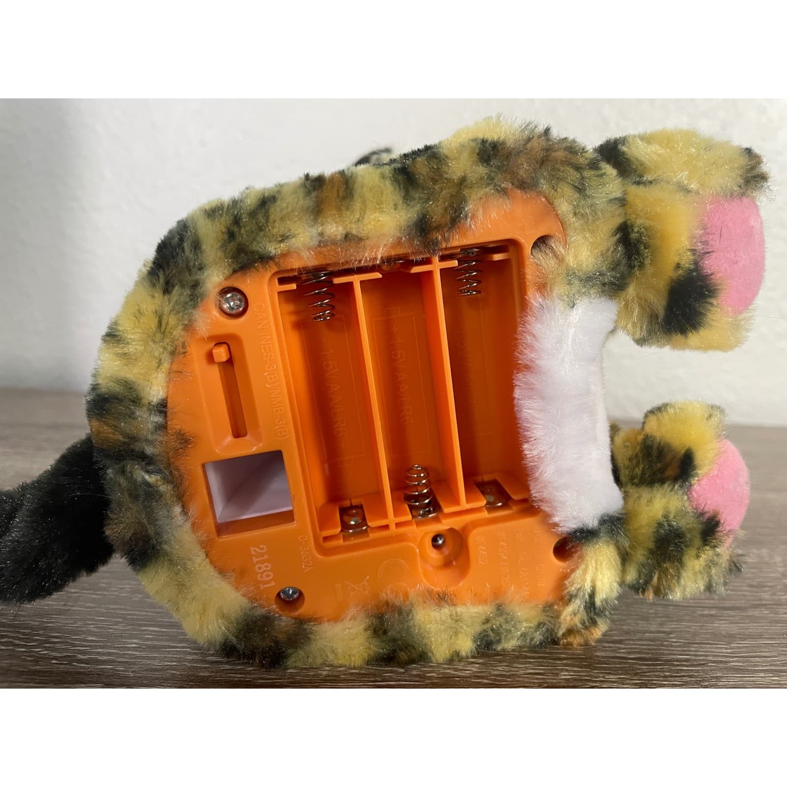 Hasbro FurReal Friends Leopard Cub Interactive Plush Toy Lil' Wilds Lolly - Thumbnail 9