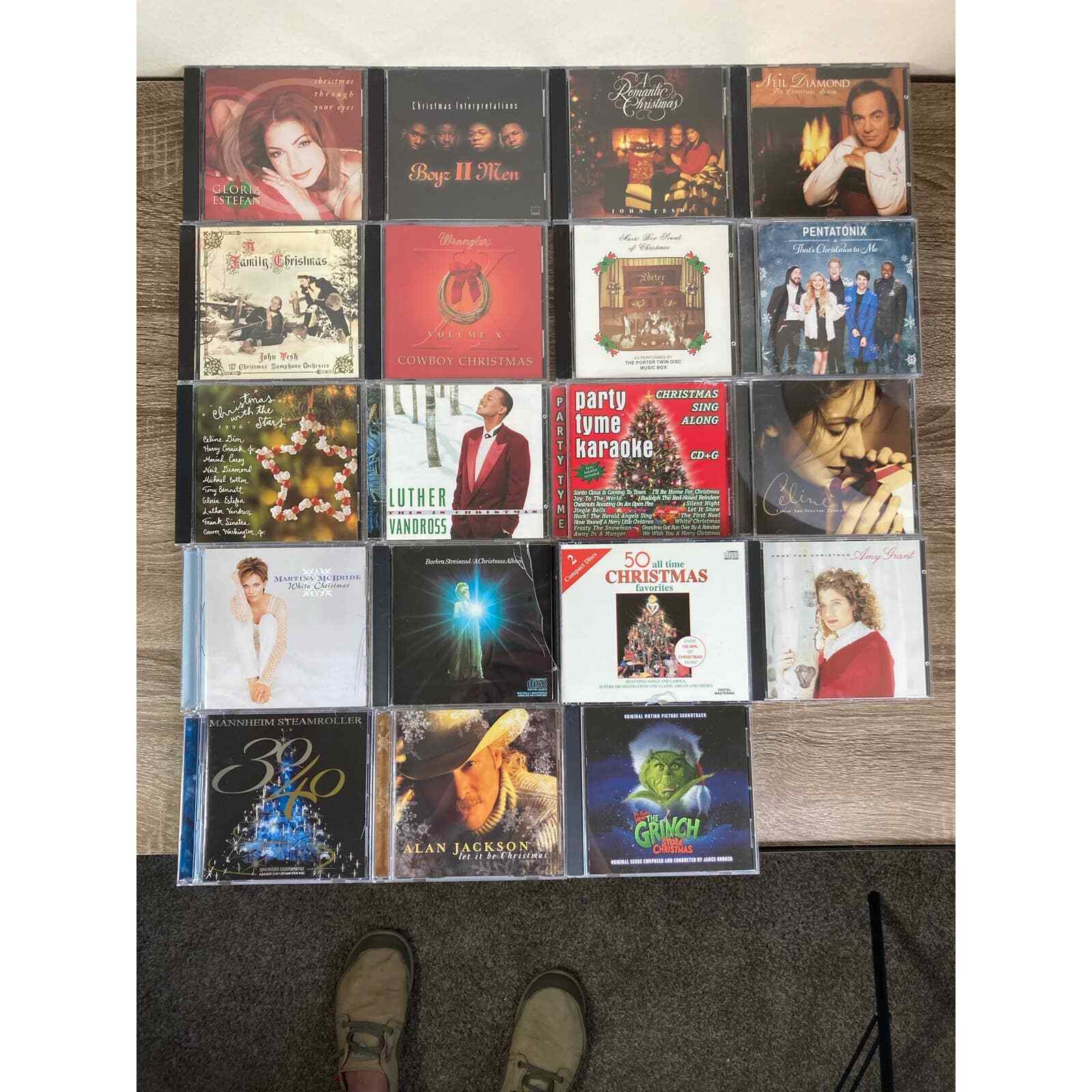 Lot of 19 Christmas CDs Holiday Music Classic Festive Various Artists in Case - Thumbnail 2