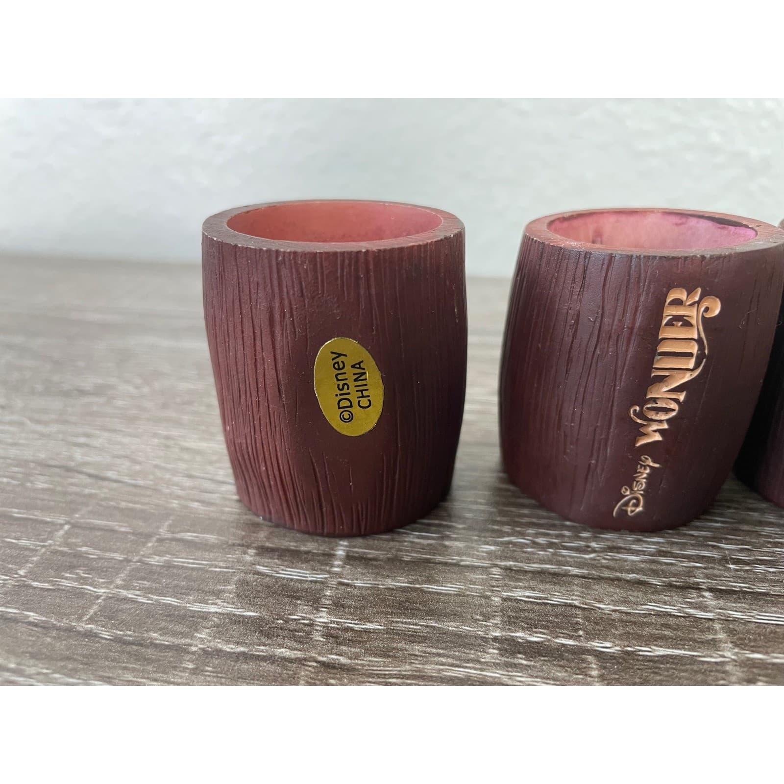 Disney Cruise Line Wonder Hawaiian Inaugural Sailing Resin Napkin Rings Set of 3 - Thumbnail 8