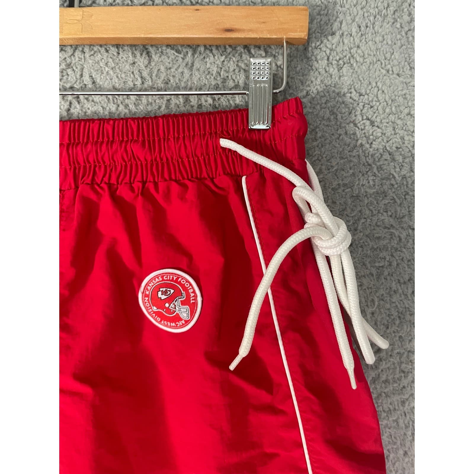 NFL Ultra Game Kansas City Chiefs Track Pants Mens M Red Nylon Football Tailgate - Thumbnail 8