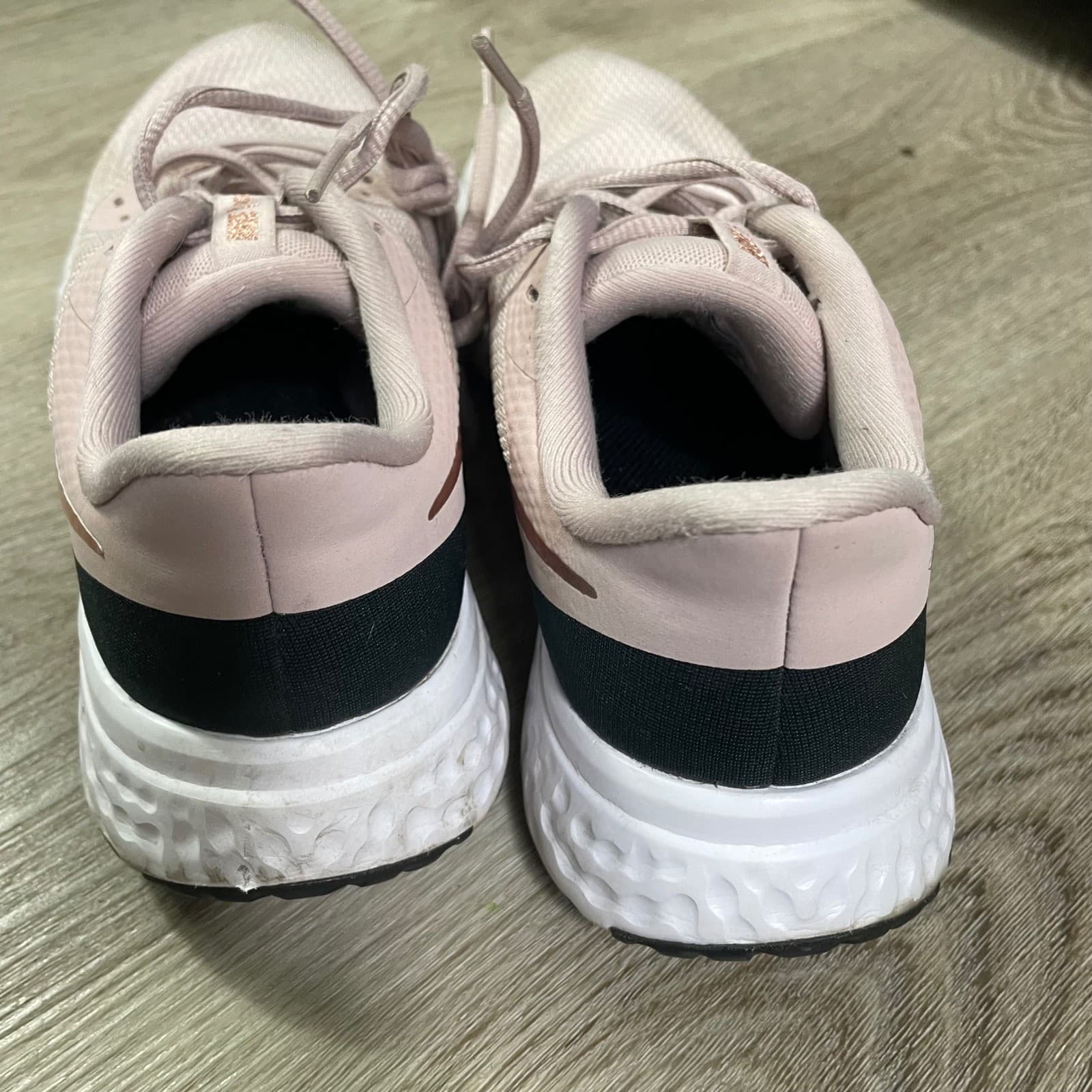 Nike Revolution Running Shoes Women's 7 Blush Pink Lightweight Cushioned - Thumbnail 10