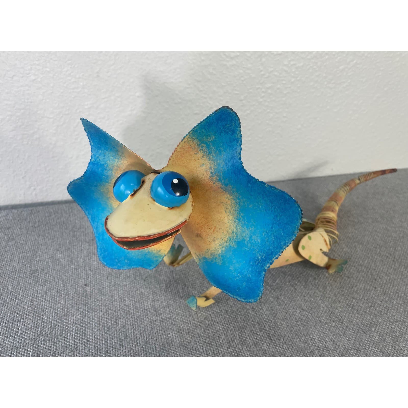 Frilled Lizard Figurine Metal Art Blue Tan Statue Reptile Sculpture Decor - Thumbnail 3