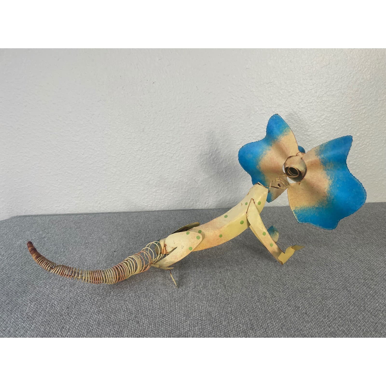 Frilled Lizard Figurine Metal Art Blue Tan Statue Reptile Sculpture Decor - Thumbnail 6