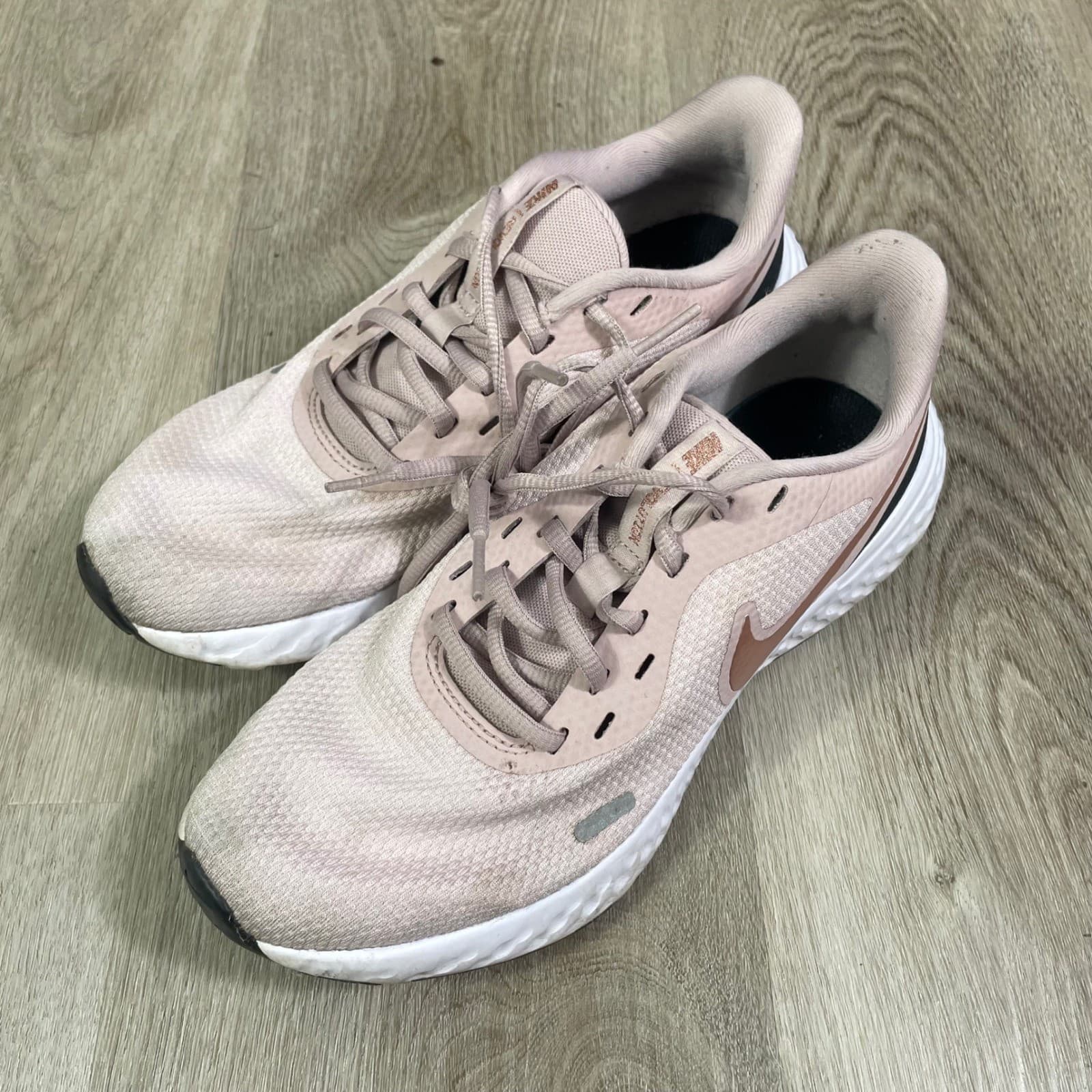Nike Revolution Running Shoes Women's 7 Blush Pink Lightweight Cushioned - Thumbnail 6