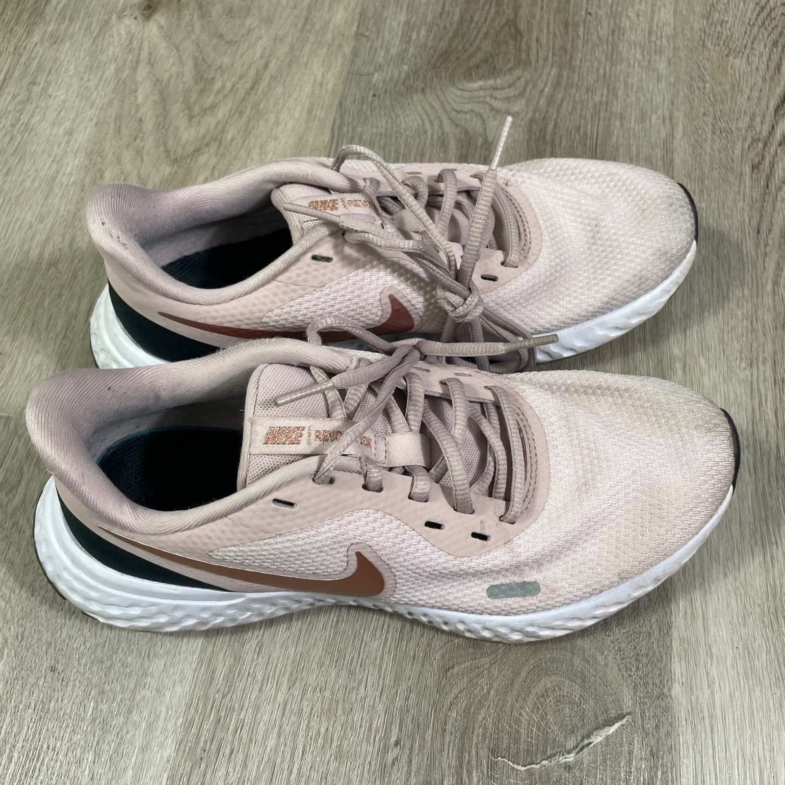 Nike Revolution Running Shoes Women's 7 Blush Pink Lightweight Cushioned - Thumbnail 11