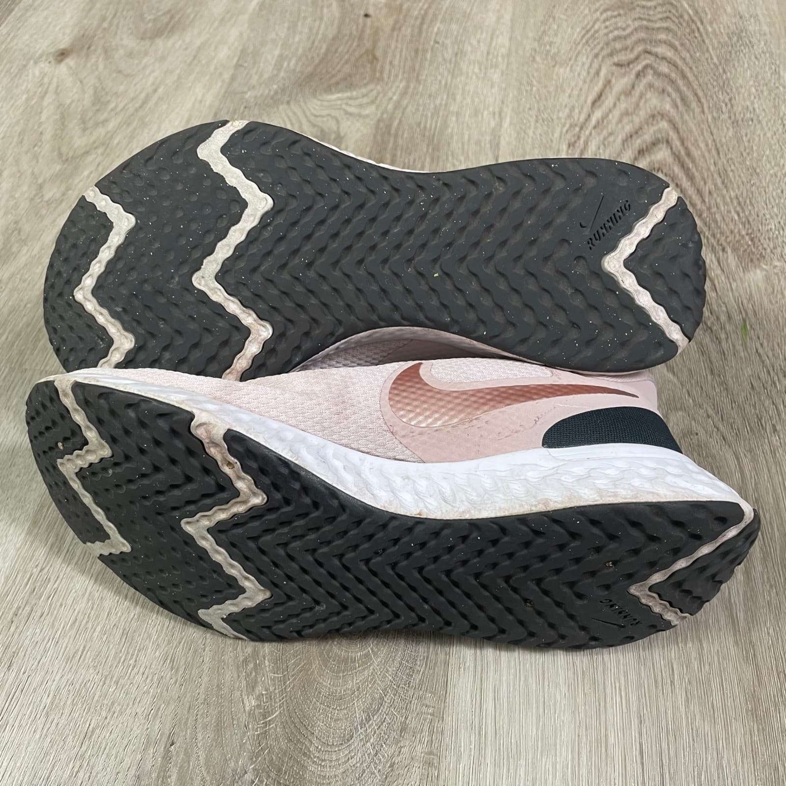 Nike Revolution Running Shoes Women's 7 Blush Pink Lightweight Cushioned - Thumbnail 9