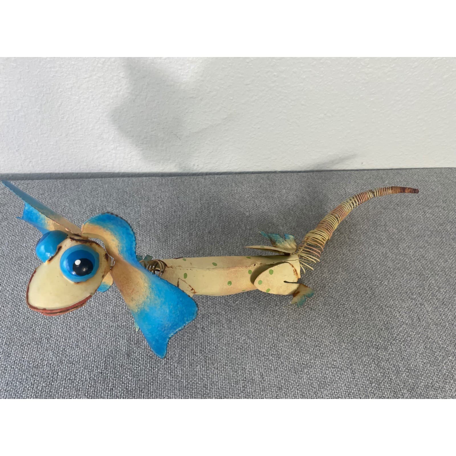 Frilled Lizard Figurine Metal Art Blue Tan Statue Reptile Sculpture Decor - Thumbnail 4