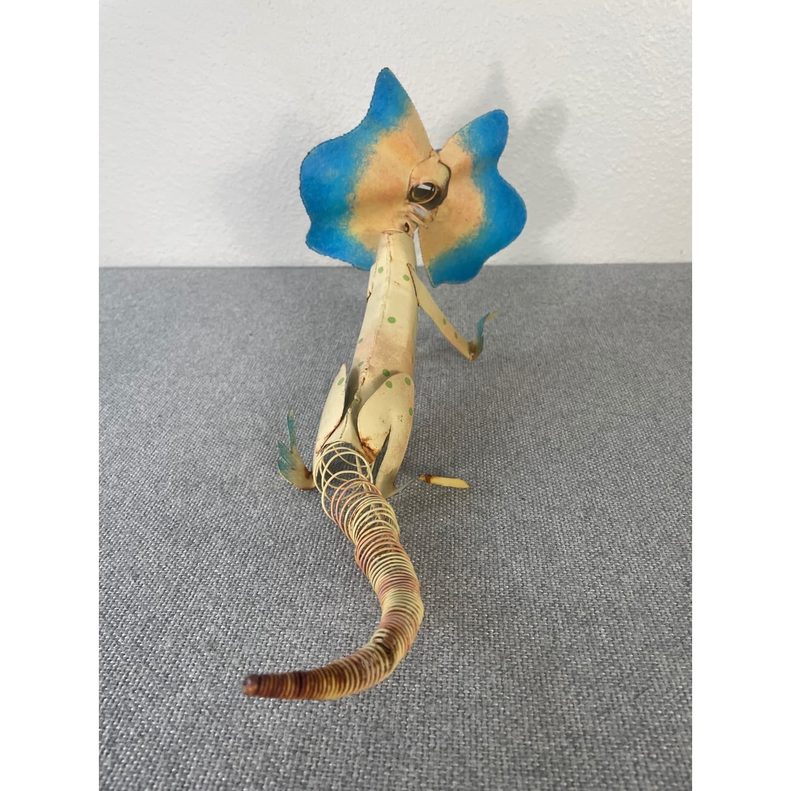 Frilled Lizard Figurine Metal Art Blue Tan Statue Reptile Sculpture Decor - Thumbnail 5