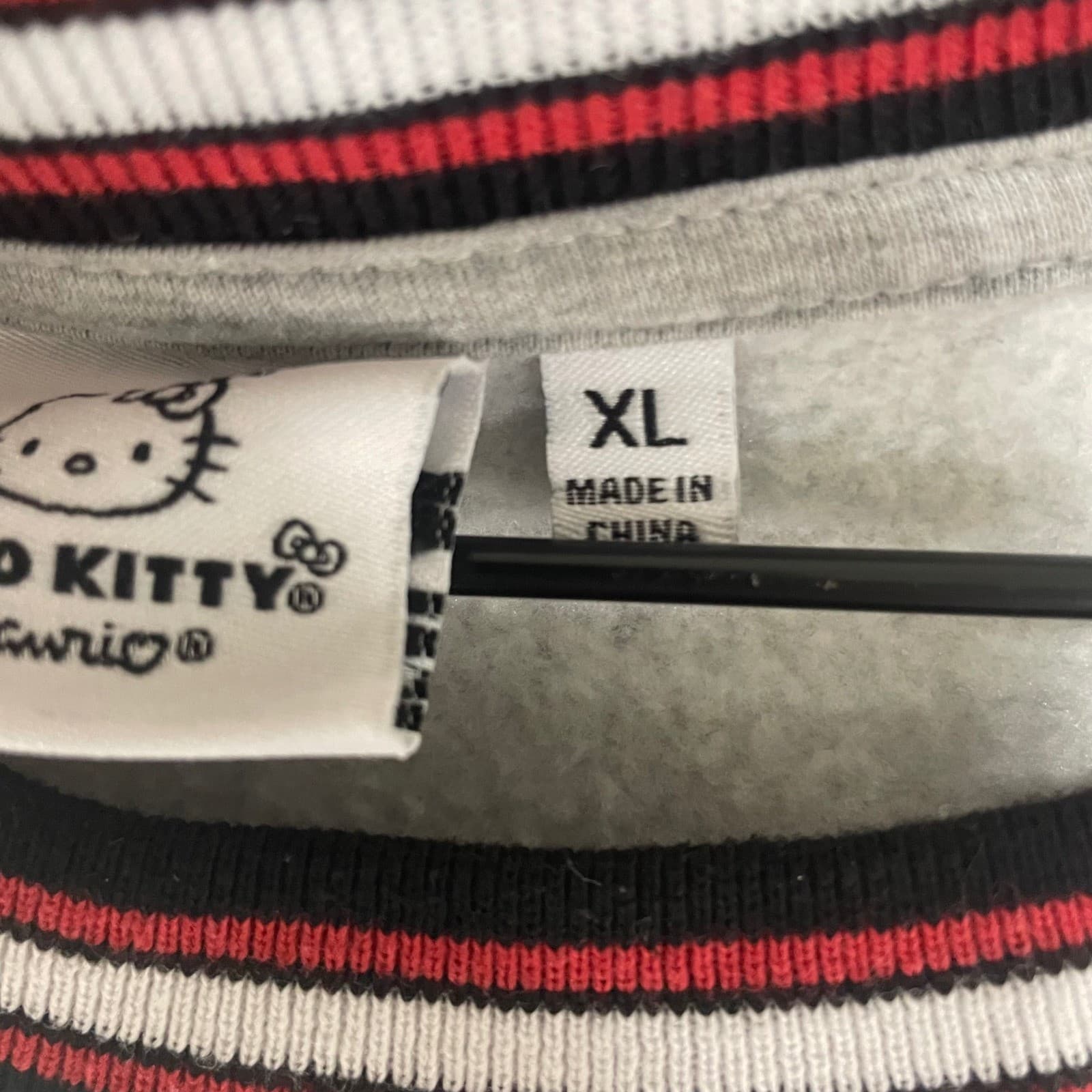 Hello Kitty Sanrio Gray Graphic Sweatshirt XL Striped Trim Heather Fleece - Thumbnail 4