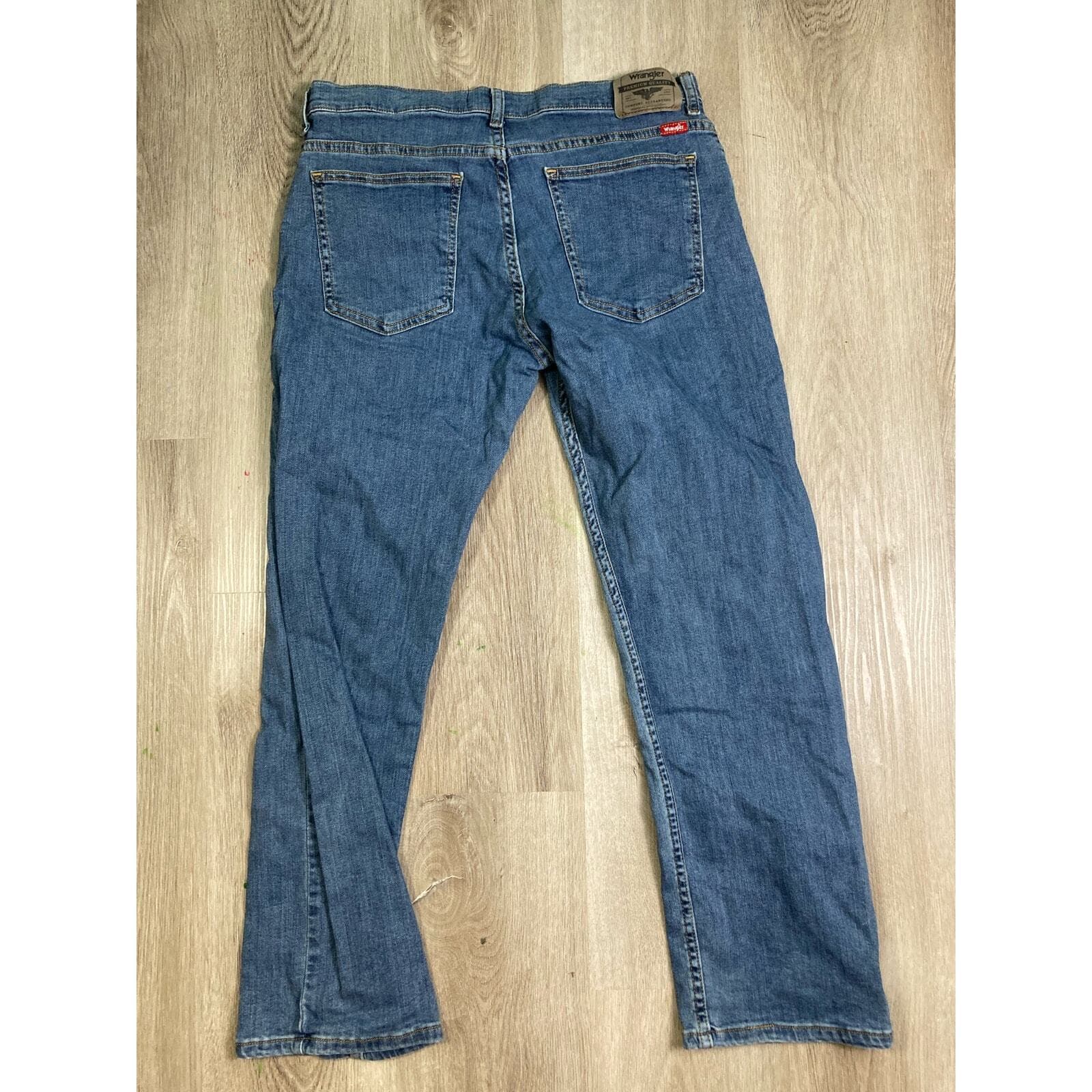 Wrangler Men's Classic Straight Jeans Blue Size M Durable 32 x 28 - Thumbnail 7