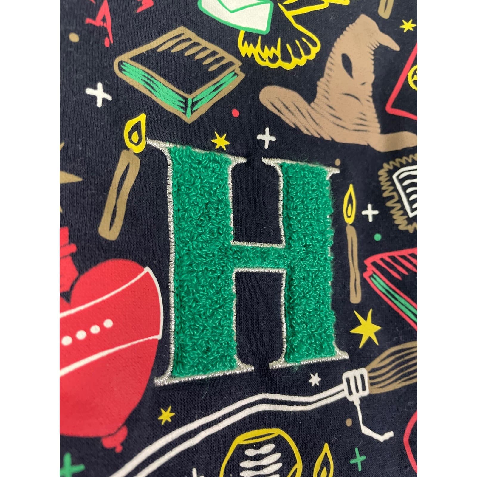 Harry Potter Hogwarts Crest Navy Light Up Graphic Sweatshirt XS Freeze Christmas - Thumbnail 9