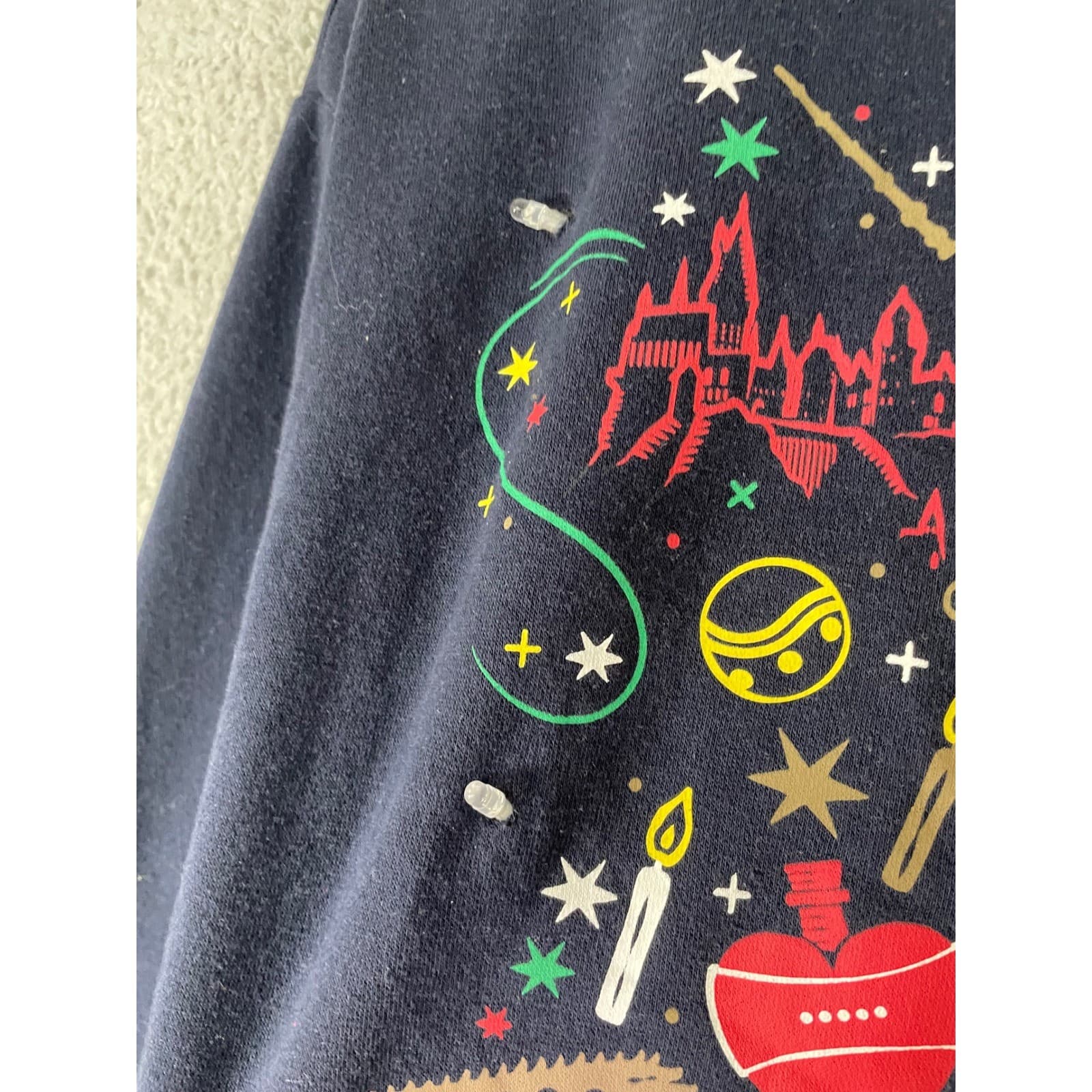 Harry Potter Hogwarts Crest Navy Light Up Graphic Sweatshirt XS Freeze Christmas - Thumbnail 8