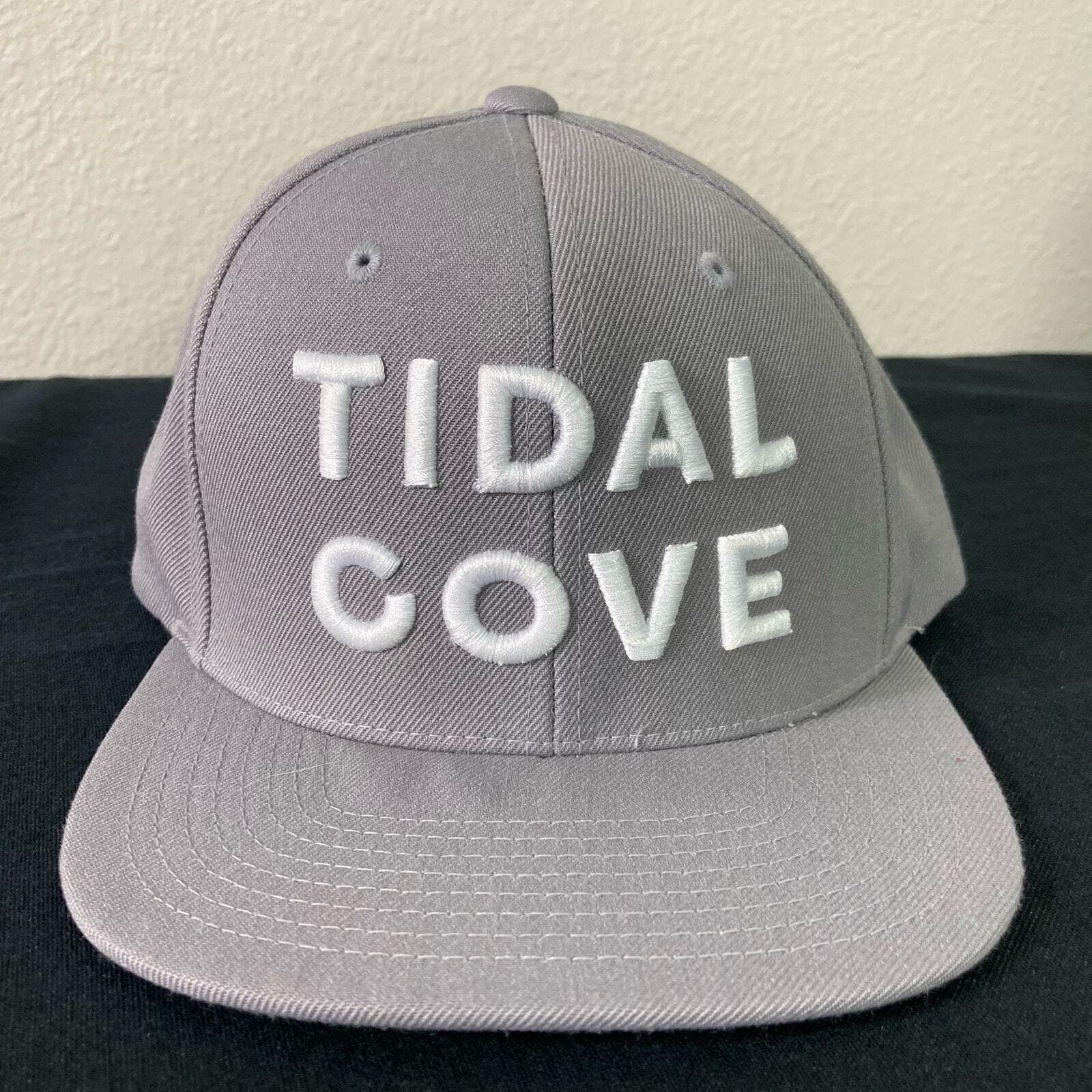 Tidal Cove Waterpark Hat Gray Snapback Adjustable Flat Brim Resort Cap - Thumbnail 3