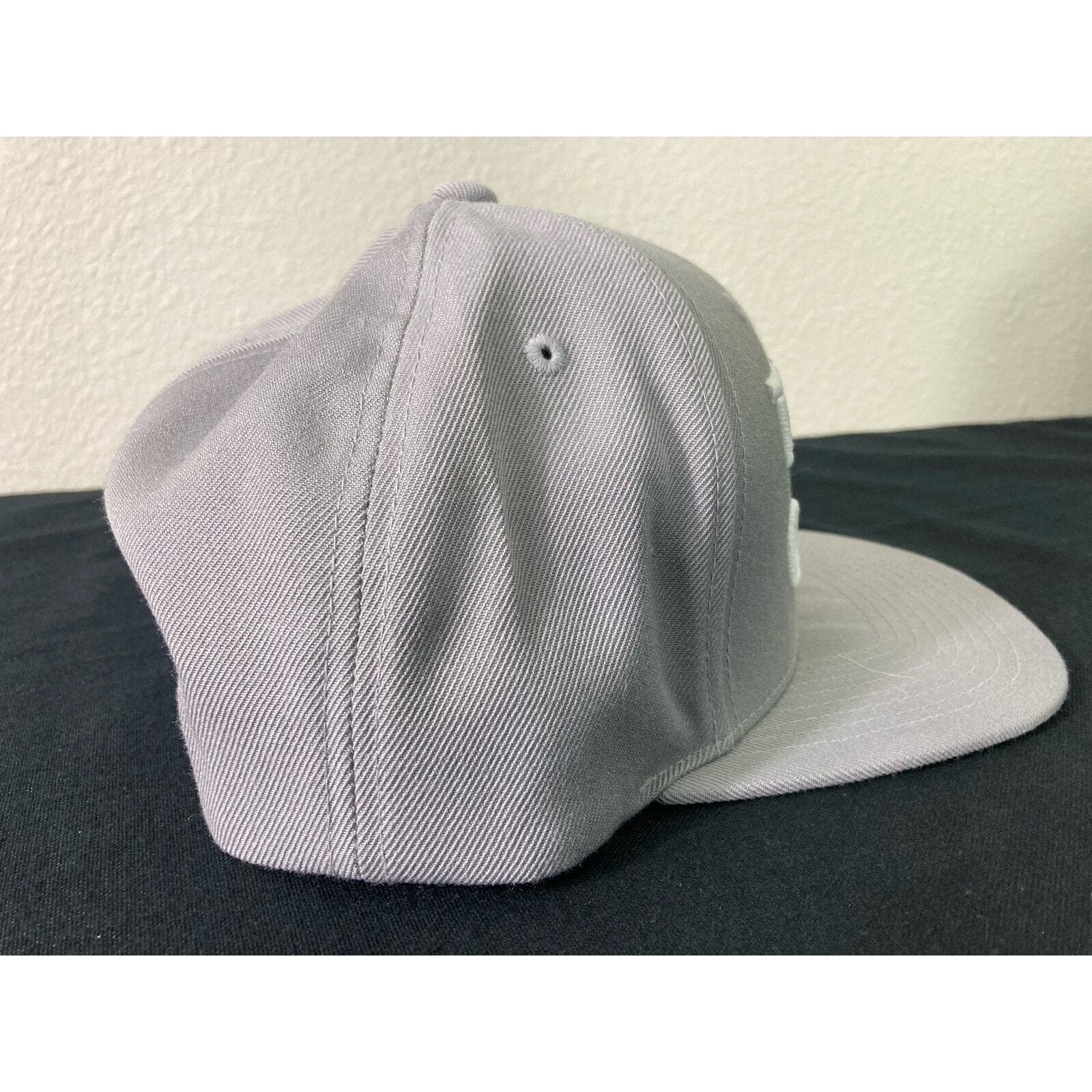 Tidal Cove Waterpark Hat Gray Snapback Adjustable Flat Brim Resort Cap - Thumbnail 8