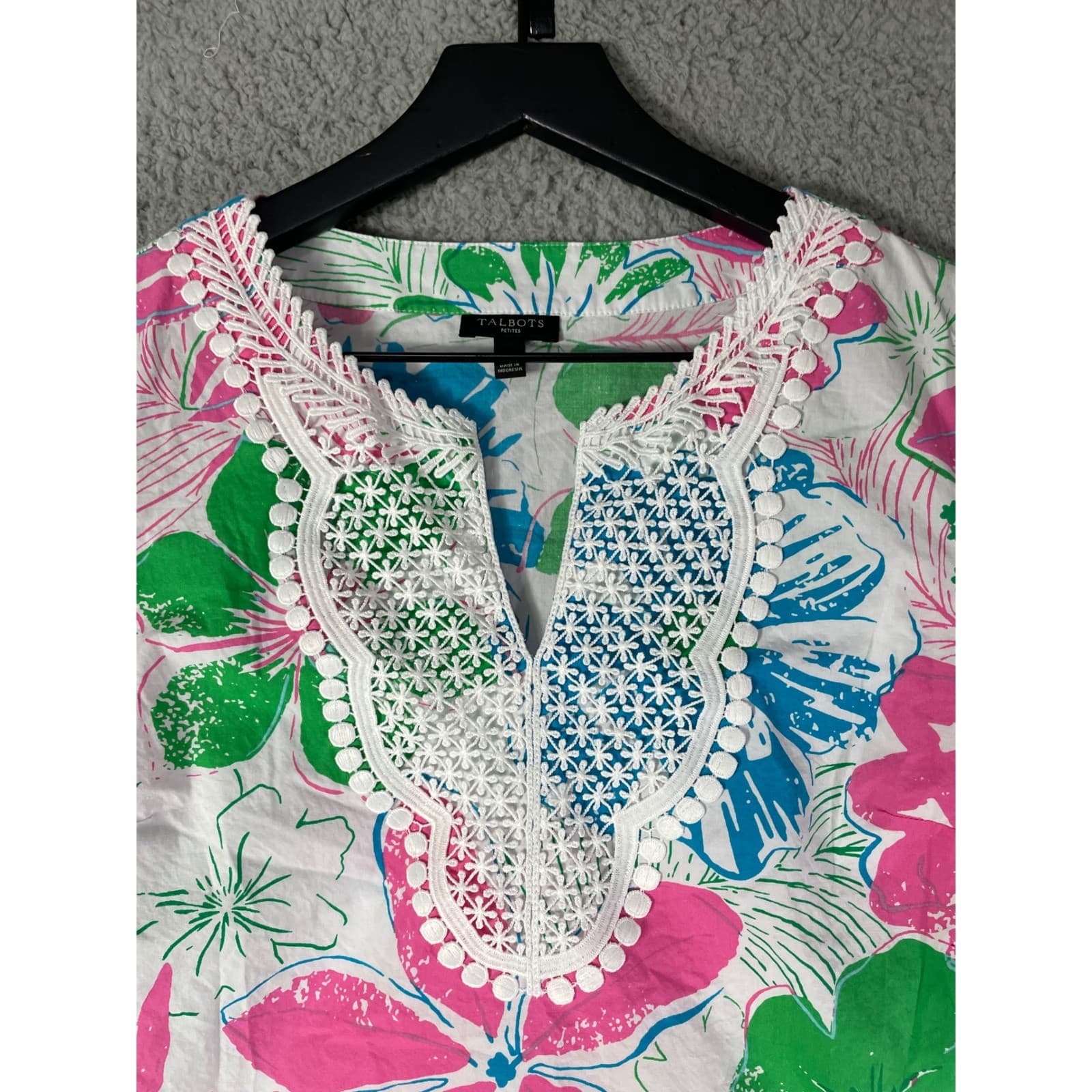 Talbots Petites Floral Embroidered Blouse Womens Small White Short Sleeve Top - Thumbnail 6