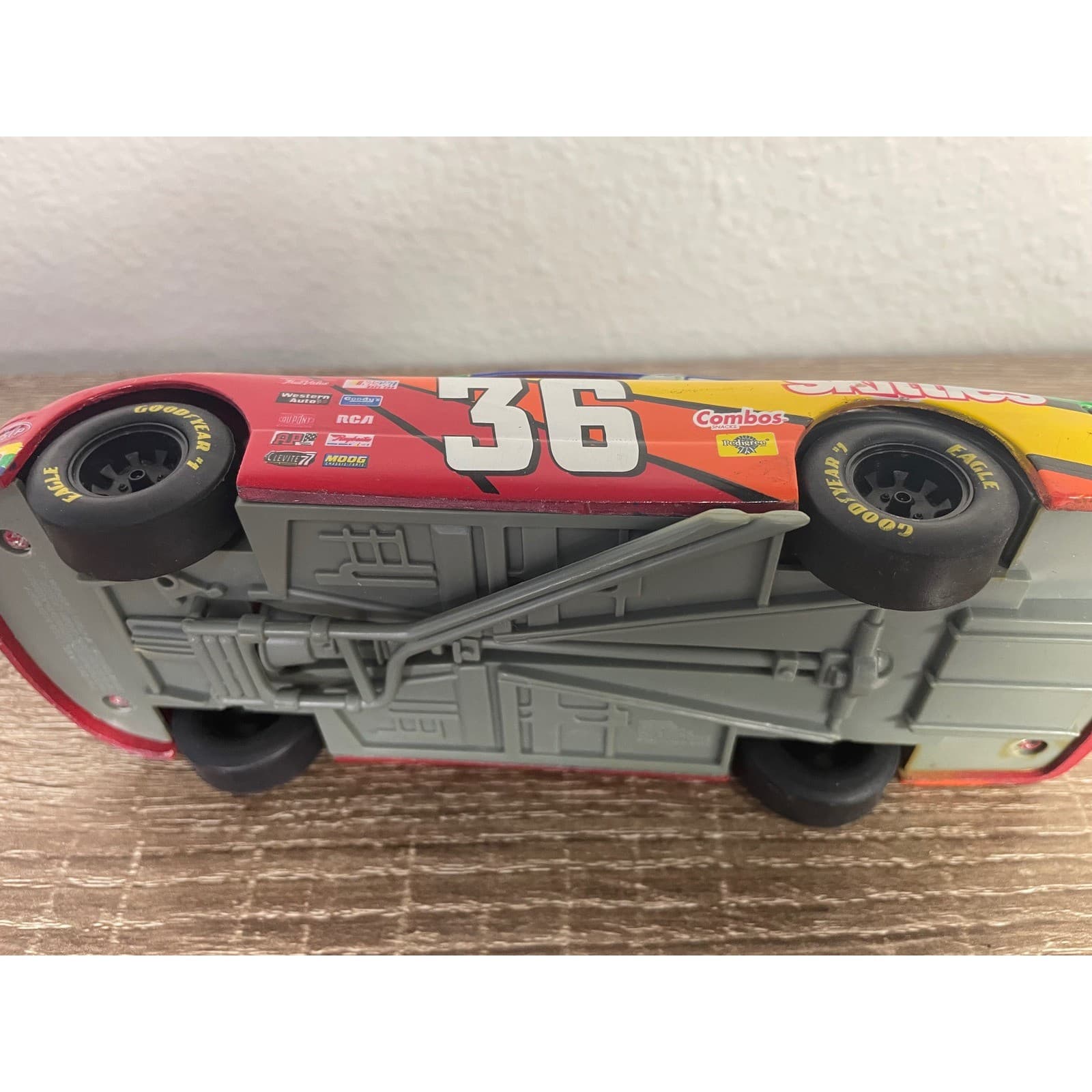 Derrike Cope 36 Skittles 1997 Pontiac Grand Prix 1/24 NASCAR Diecast Racing Car - Thumbnail 8