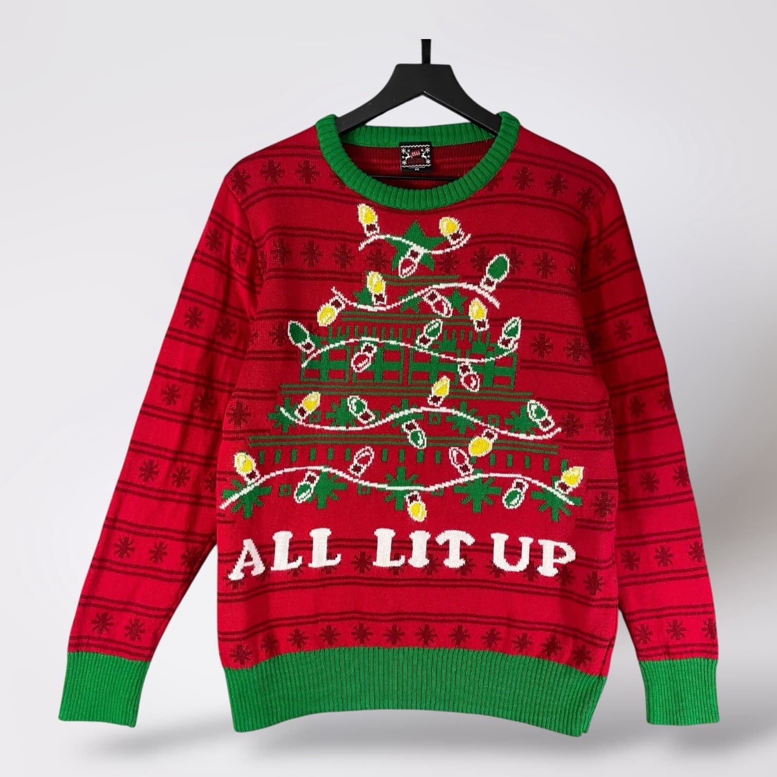 Well Worn Holiday Sweater Red Christmas Tree All Lit Up Novelty Medium