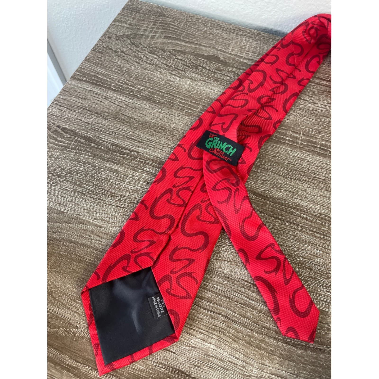 Dr Seuss How The Grinch Stole Christmas Mens Red Happy Wholidays Holiday Tie - Thumbnail 10