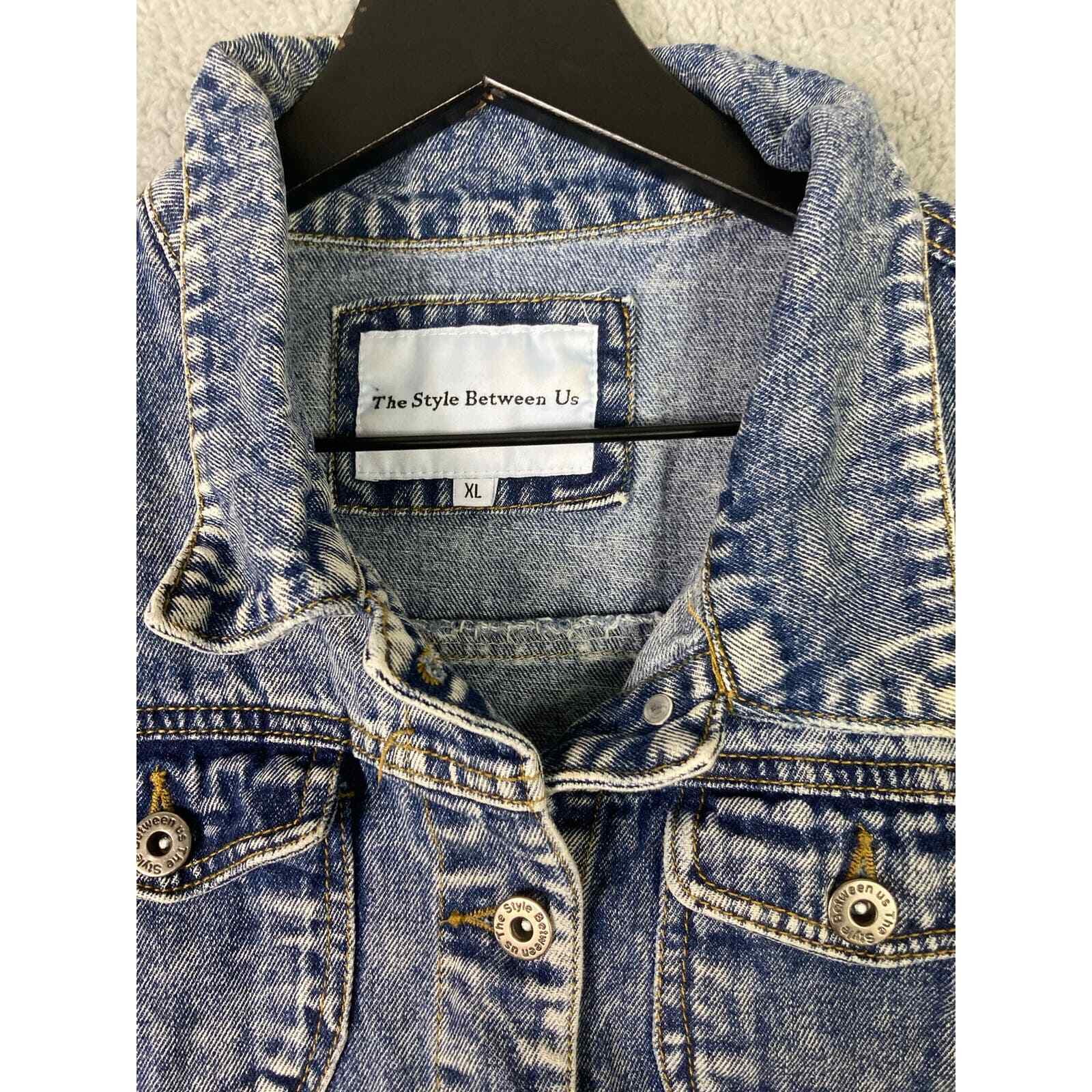 Acid Wash Denim Jacket Womens XL Cropped Blue Jean The Style Between Us - Thumbnail 2