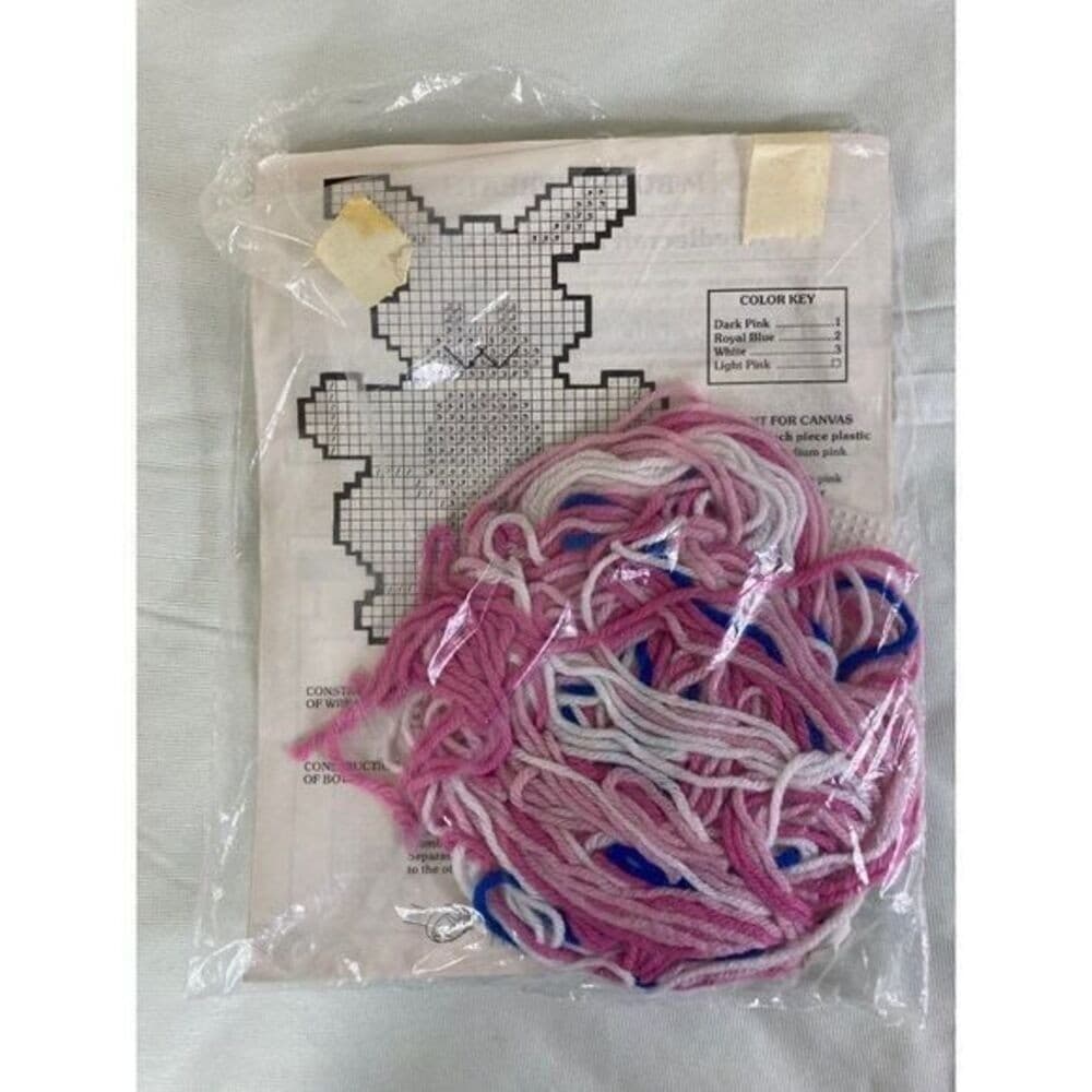 Vintage 1988 Ala Mode Needlepoint Bunny Easter Wreath Plastic Canvas Kit C85184 - Thumbnail 9