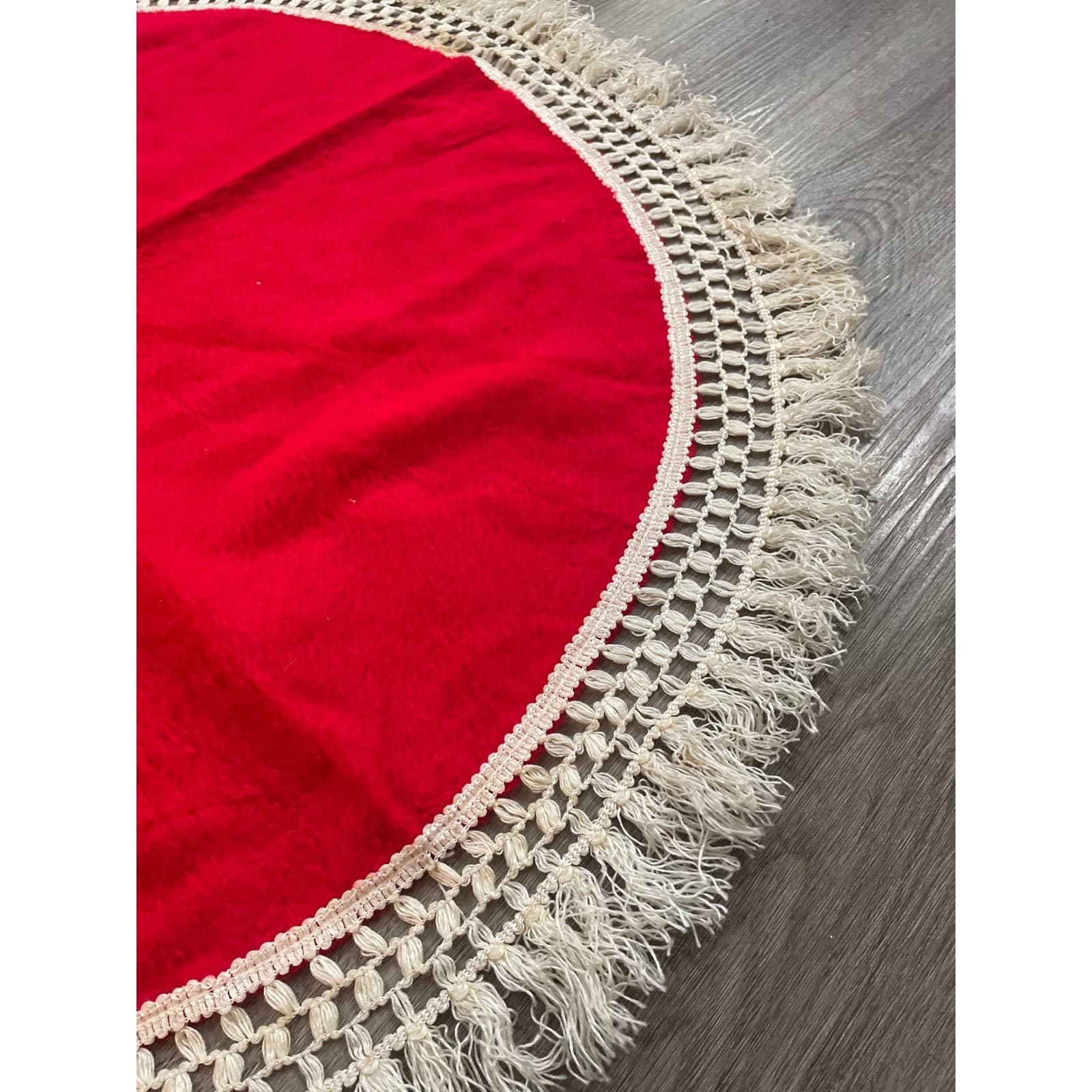 Vintage Red Christmas Tree Skirt Macrame Fringe Rustic Farmhouse Decor 37in - Thumbnail 10