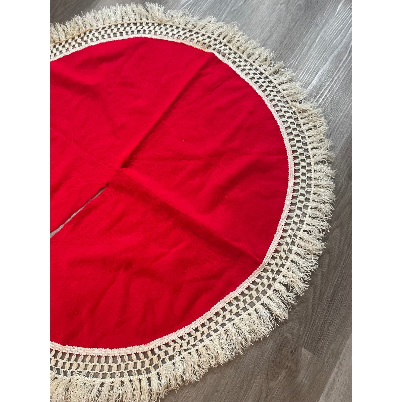 Vintage Red Christmas Tree Skirt Macrame Fringe Rustic Farmhouse Decor 37in - Thumbnail 5