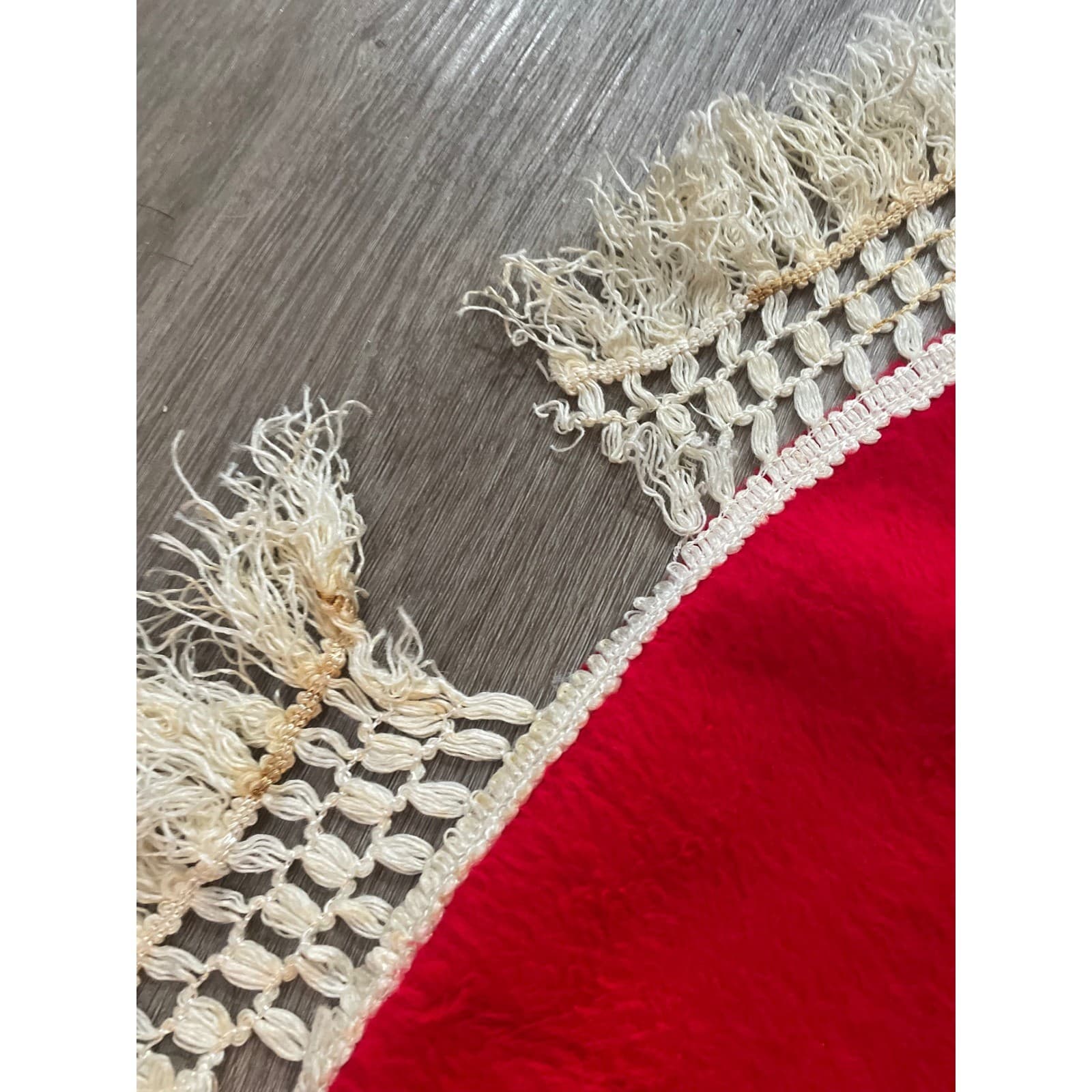 Vintage Red Christmas Tree Skirt Macrame Fringe Rustic Farmhouse Decor 37in - Thumbnail 9