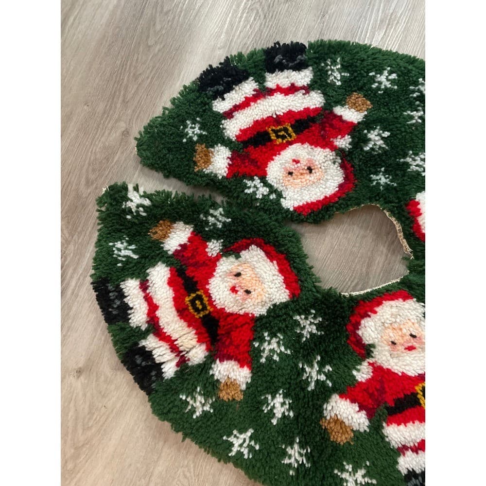 Vintage Latch Hook Christmas Tree Skirt Santa Claus Snowflake Handmade Decor - Thumbnail 5