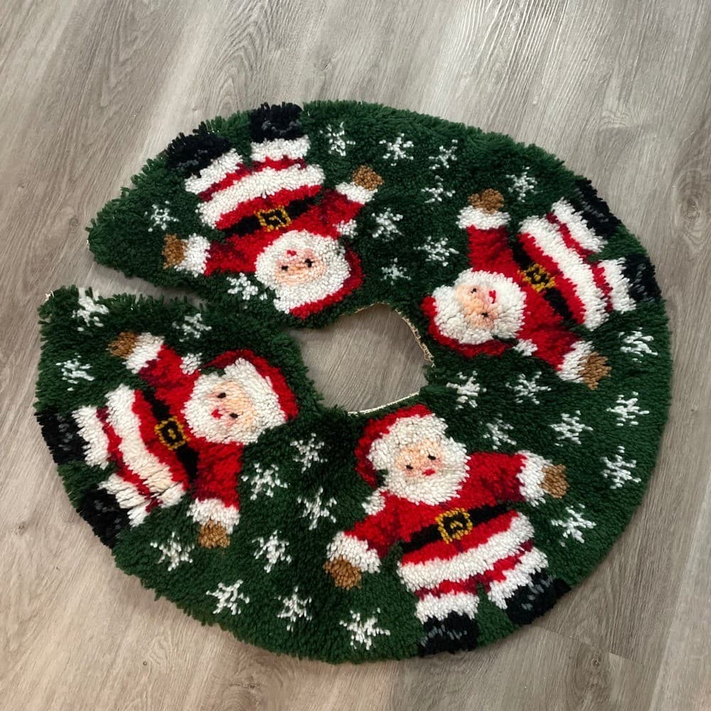 Vintage Latch Hook Christmas Tree Skirt Santa Claus Snowflake Handmade Decor - Thumbnail 4
