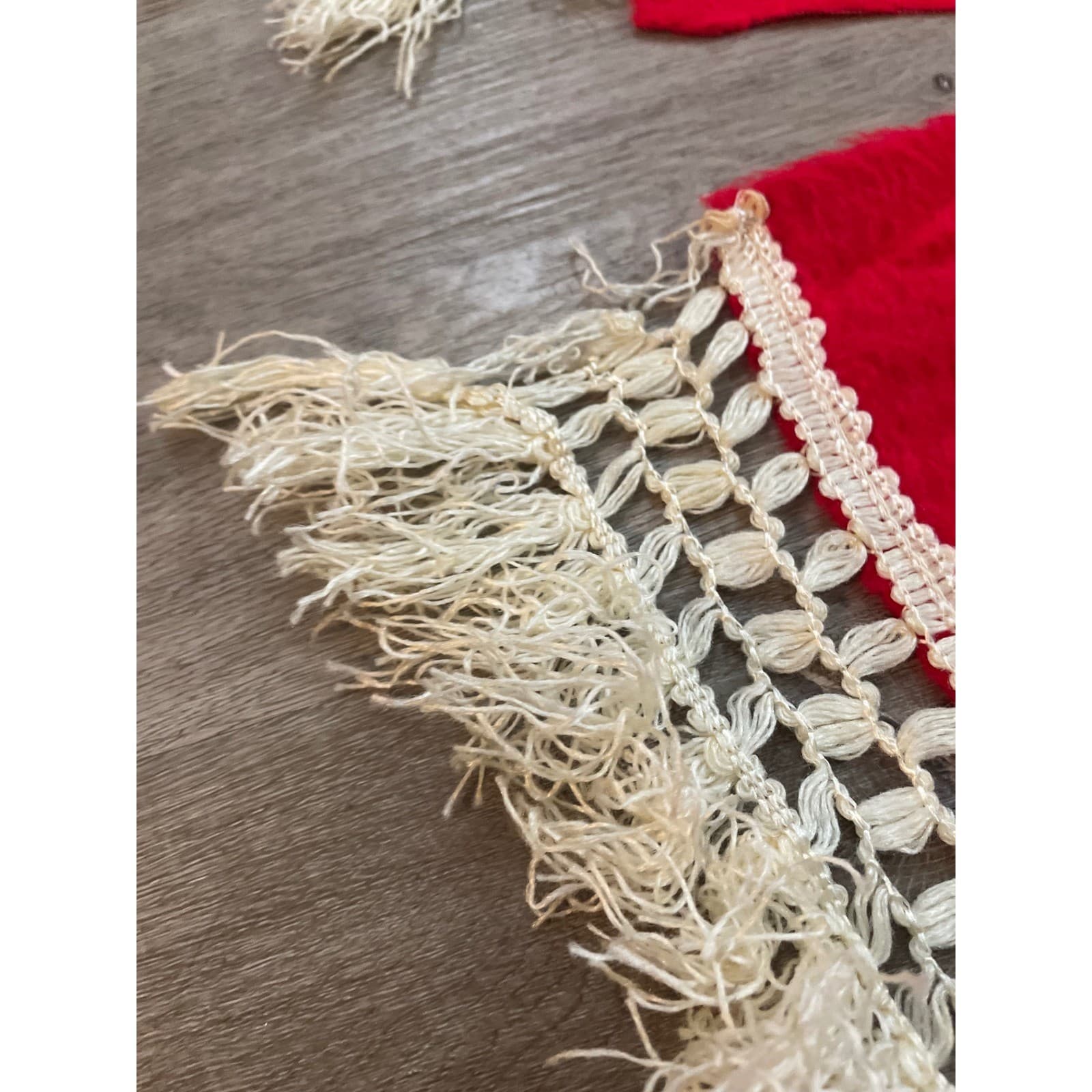 Vintage Red Christmas Tree Skirt Macrame Fringe Rustic Farmhouse Decor 37in - Thumbnail 6