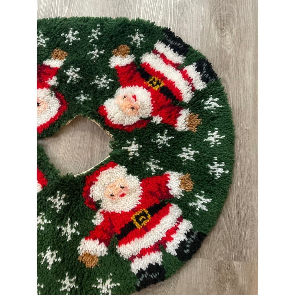 Vintage Latch Hook Christmas Tree Skirt Santa Claus Snowflake Handmade Decor - Thumbnail 7