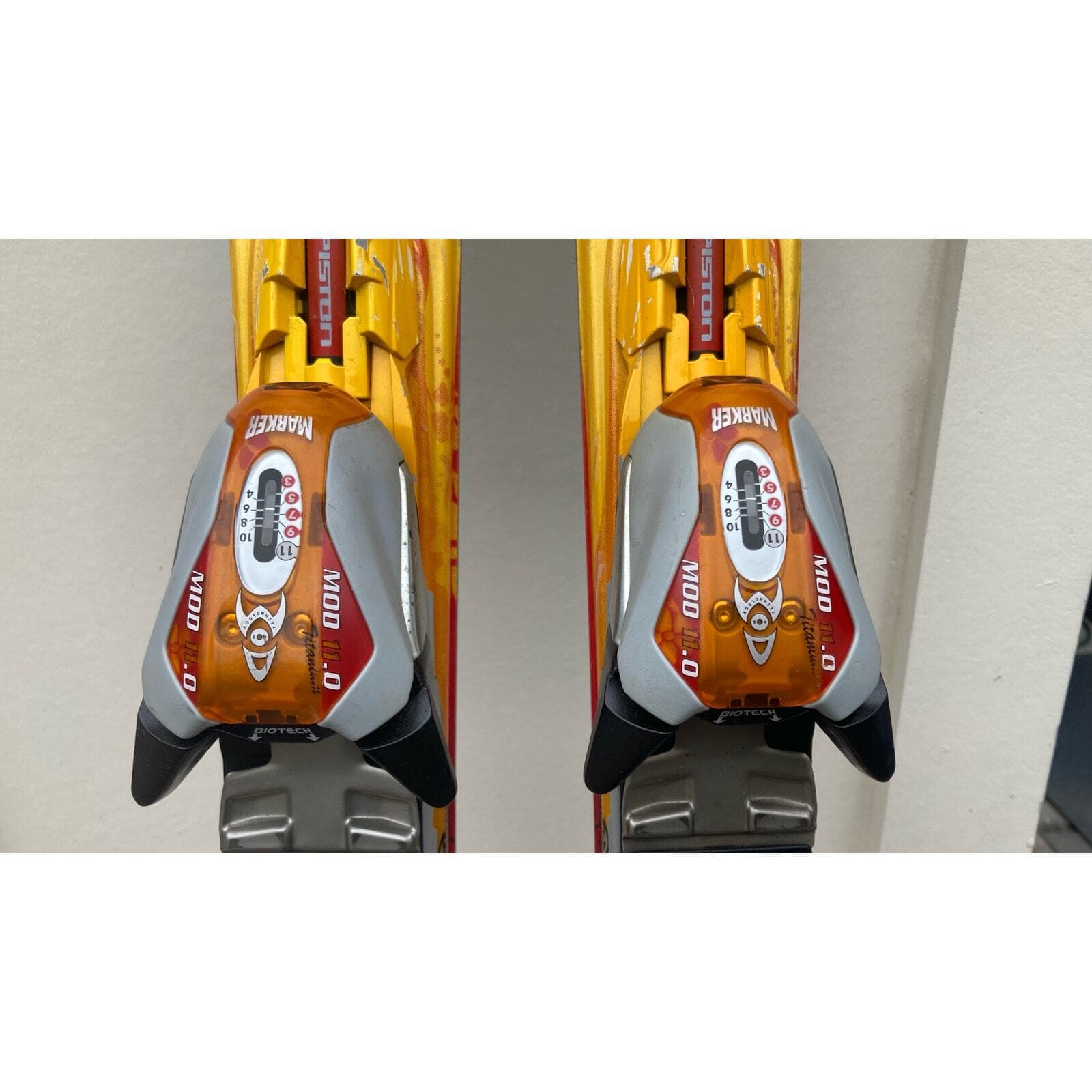 K2 Burnin Luv Women's 146cm Carving Skis Orange Beginner Intermediate Ski Set - Thumbnail 16