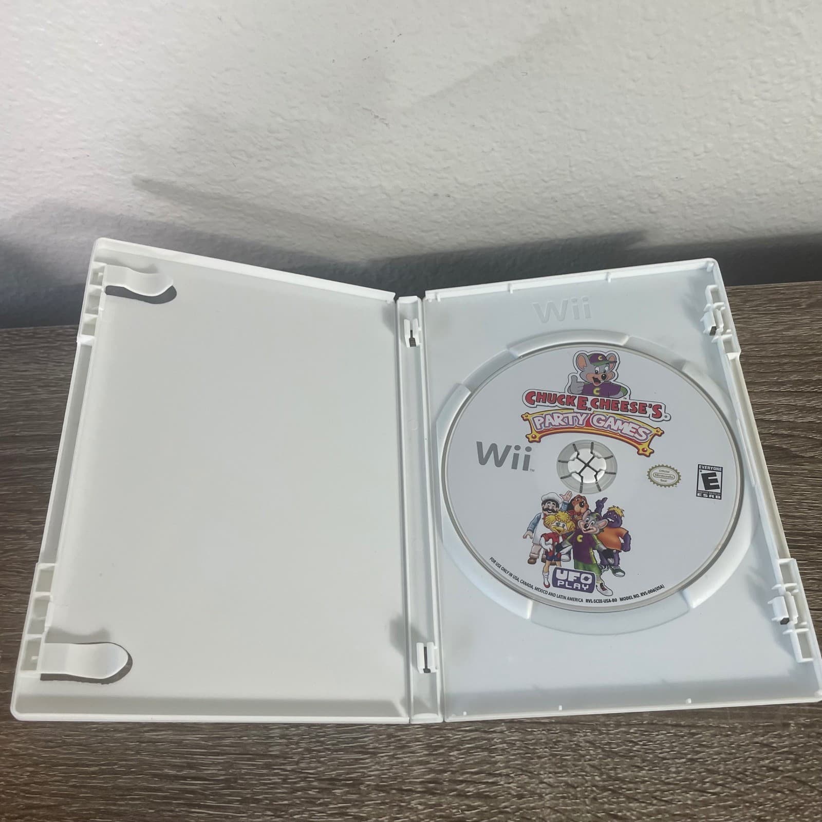 Chuck E Cheese's Party Games Wii 2010 Disc Only Tested Nintendo Family Kids Game - Thumbnail 4