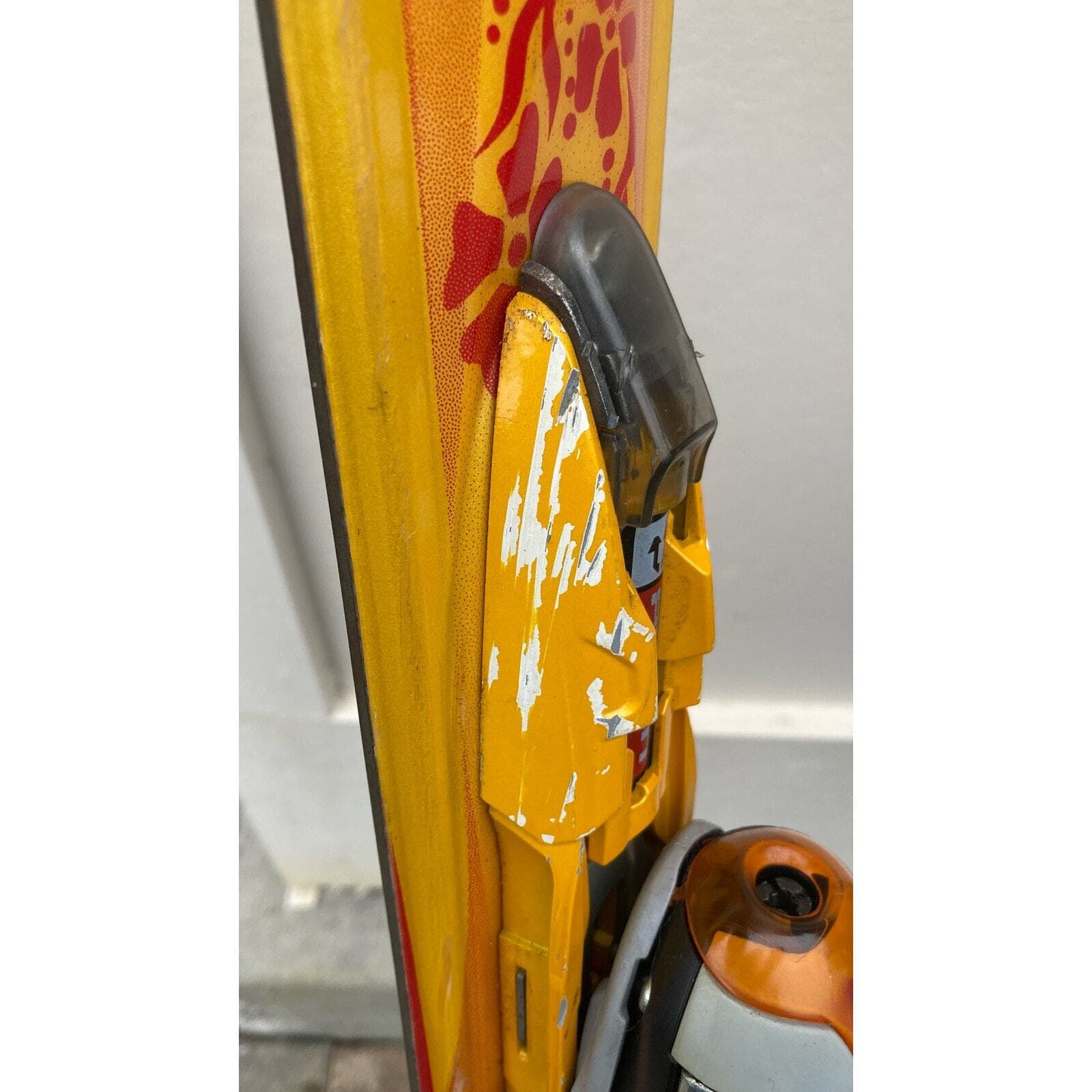 K2 Burnin Luv Women's 146cm Carving Skis Orange Beginner Intermediate Ski Set - Thumbnail 10