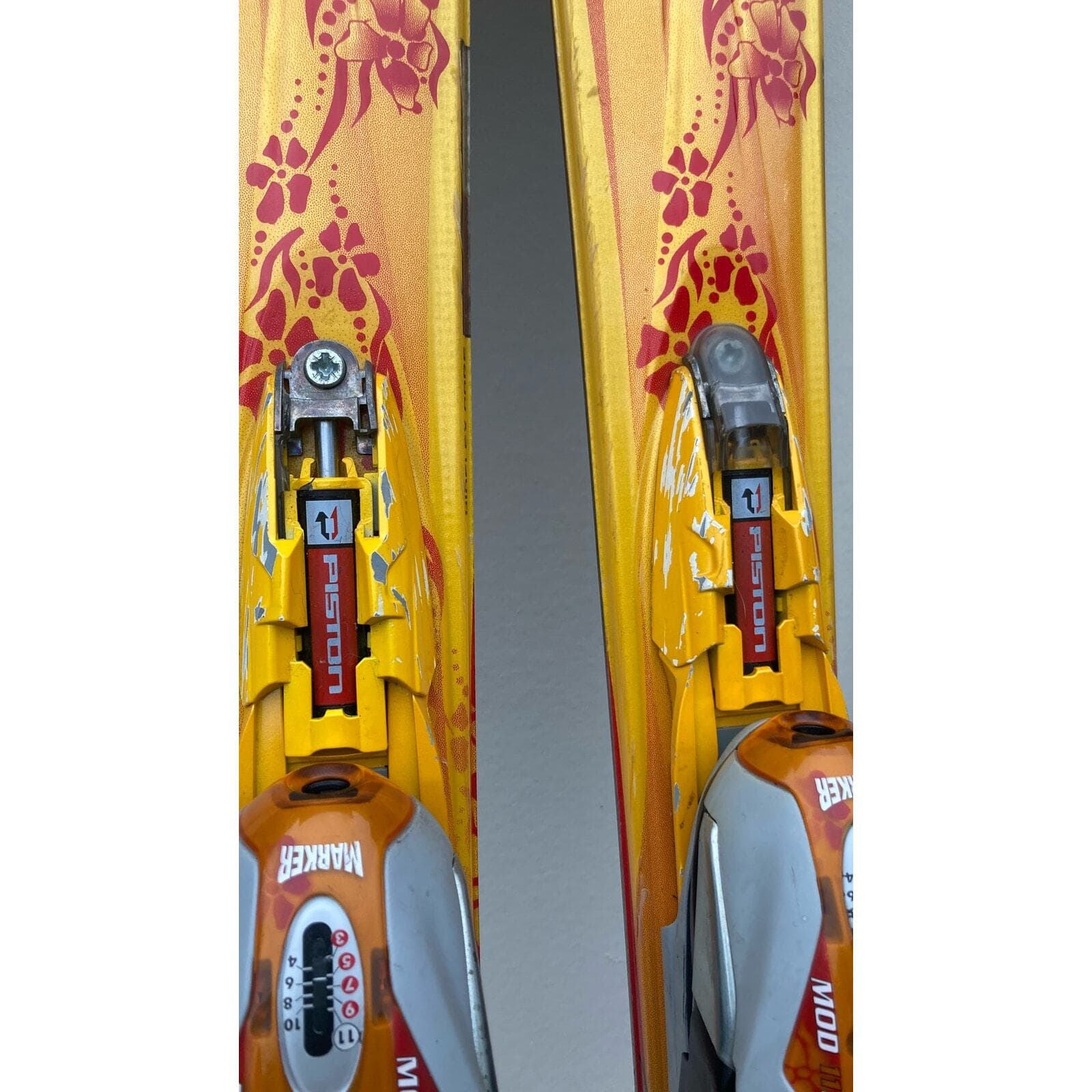 K2 Burnin Luv Women's 146cm Carving Skis Orange Beginner Intermediate Ski Set - Thumbnail 5