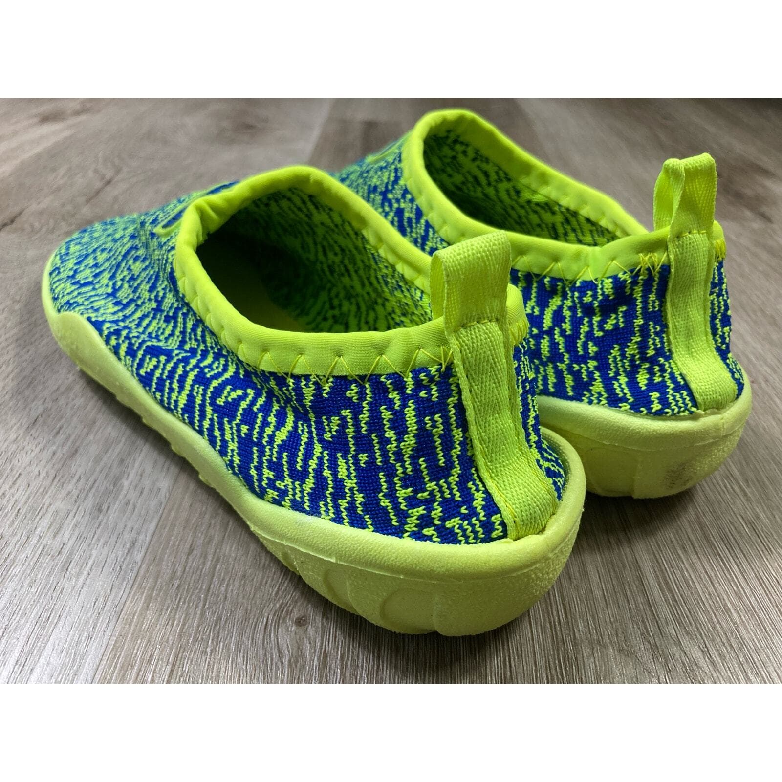 Xcaret Water Shoes Unisex Neon Green Blue Slip On Quick Dry Beach Pool - Thumbnail 8