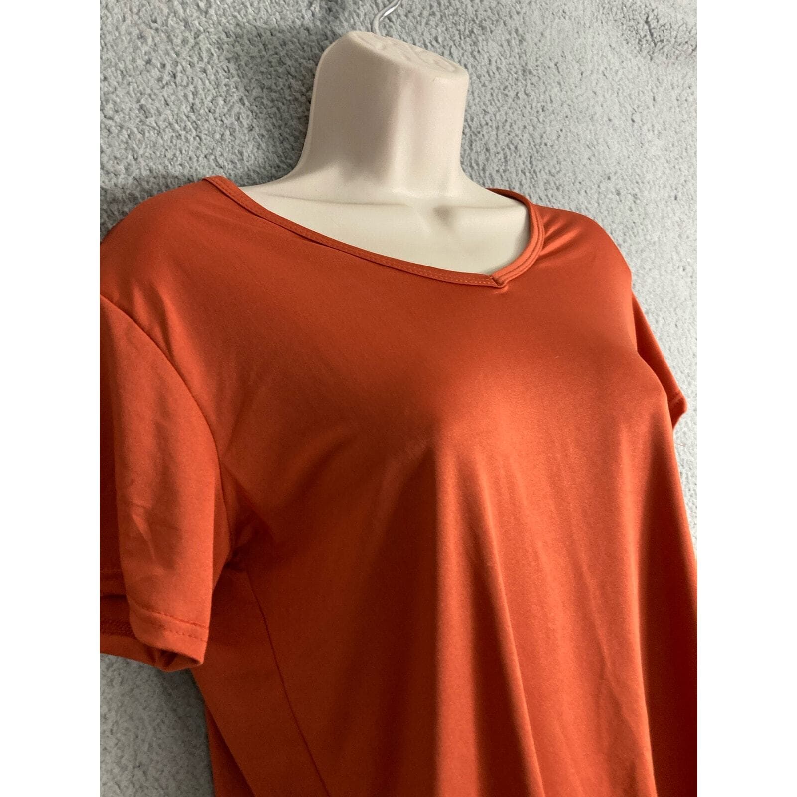 Real Essentials Womens Medium Orange V Neck Athletic Workout Gym Active Tee - Thumbnail 9