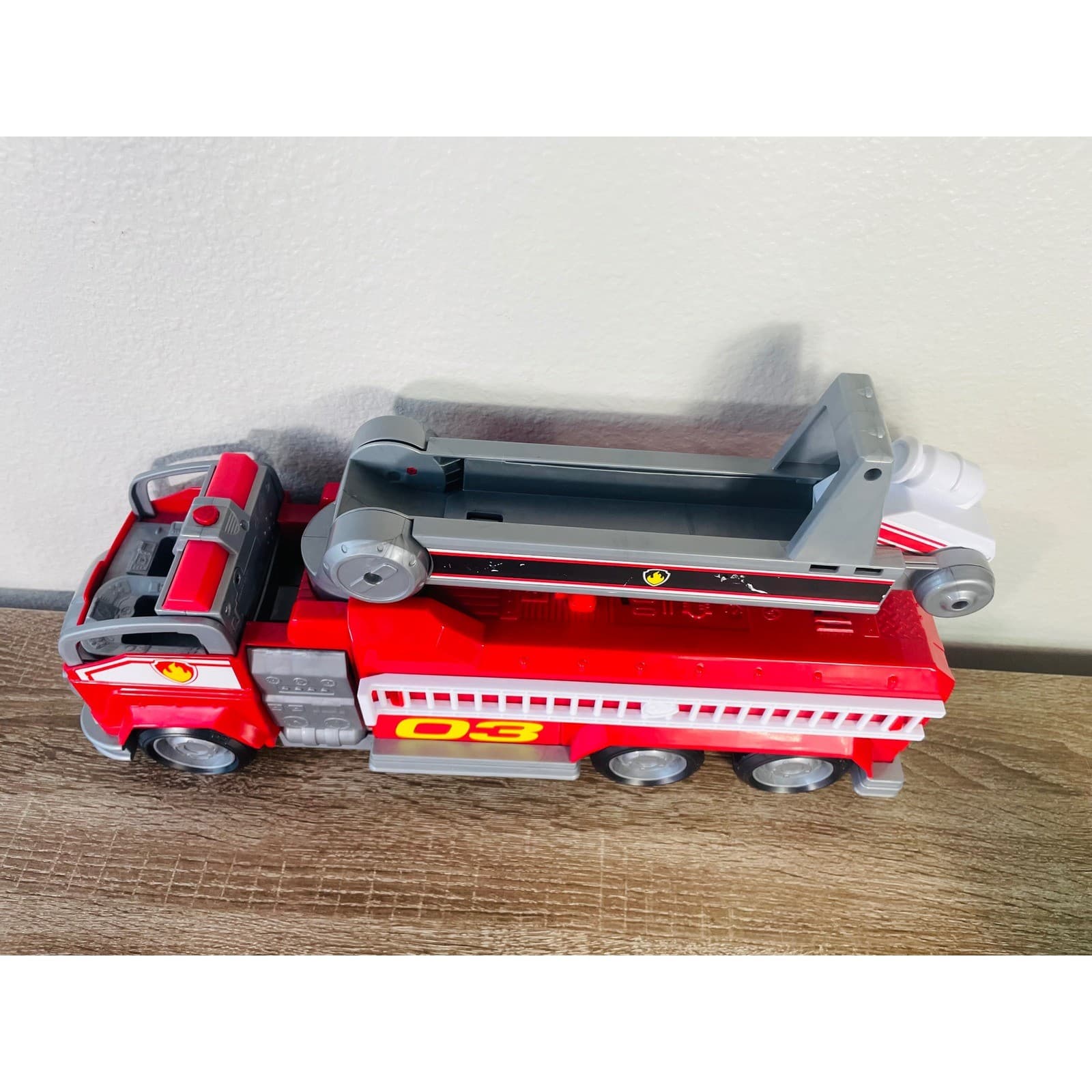 Paw Patrol Fire Truck 03 Ladder Rescue Vehicle Toy Red Marshall Engine - Thumbnail 3
