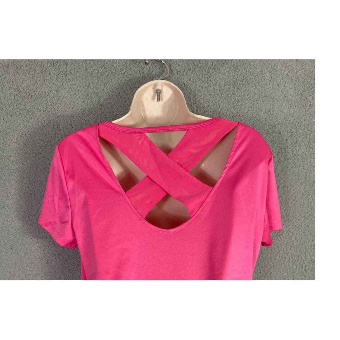 Daisy Fuentes Fit Womens M Pink Athletic Top Criss Cross Back Yoga Workout Shirt - Thumbnail 3