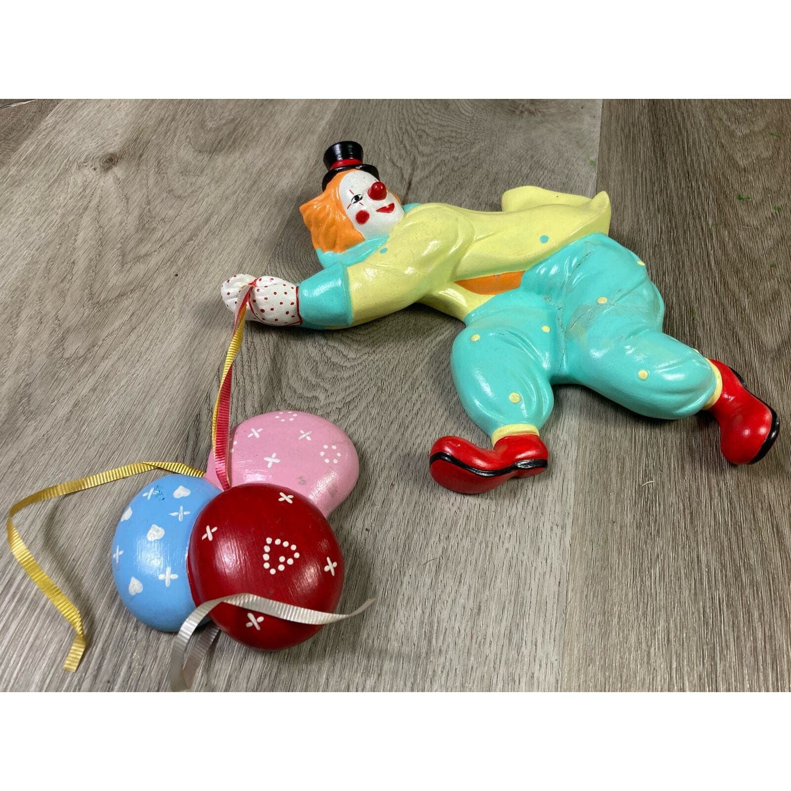 Vintage Japan Ceramic Clown Wall Hanging Decor Figurine Balloons Circus Art VTG - Thumbnail 7