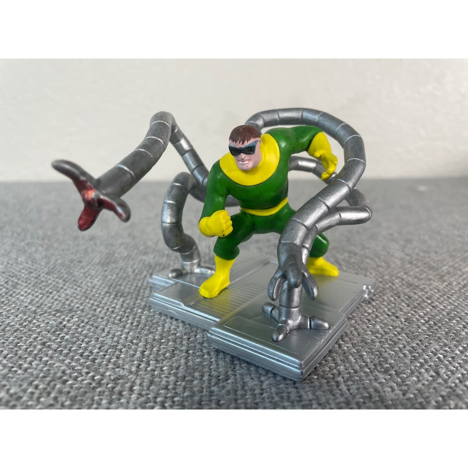 Doctor Octopus Figure Marvel Spider-Man Villain Doc Ock Mini Statue Loose Toy - Thumbnail 2