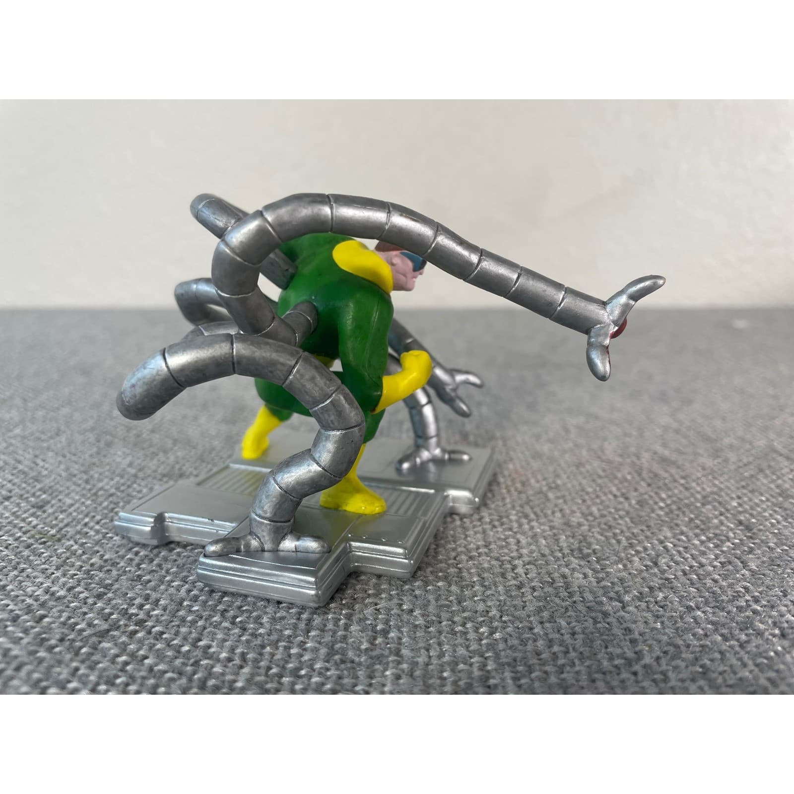 Doctor Octopus Figure Marvel Spider-Man Villain Doc Ock Mini Statue Loose Toy - Thumbnail 6