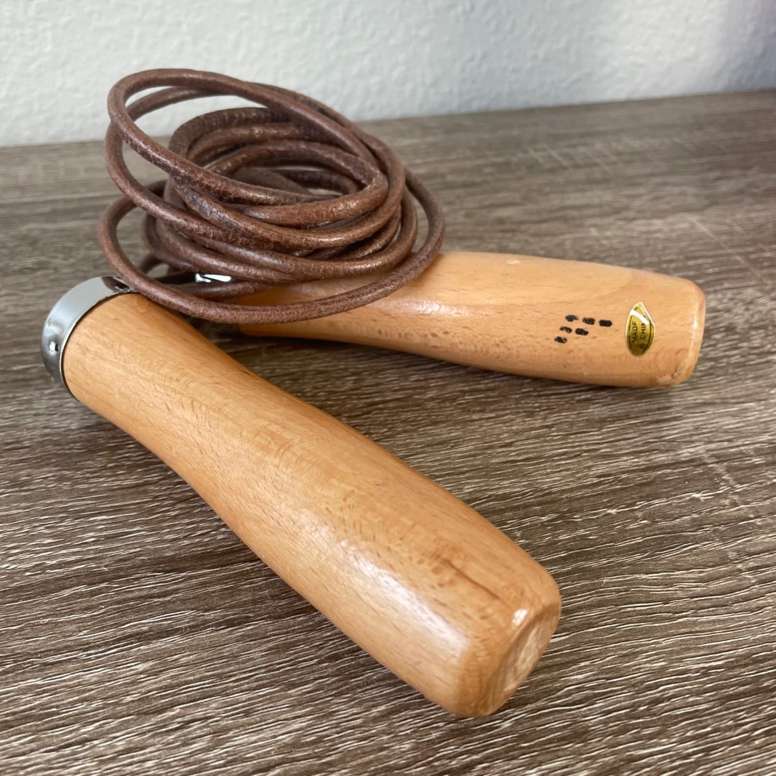 Vintage Leather Jump Rope Wooden Handles Boxing Fitness Training Cardio - Thumbnail 3