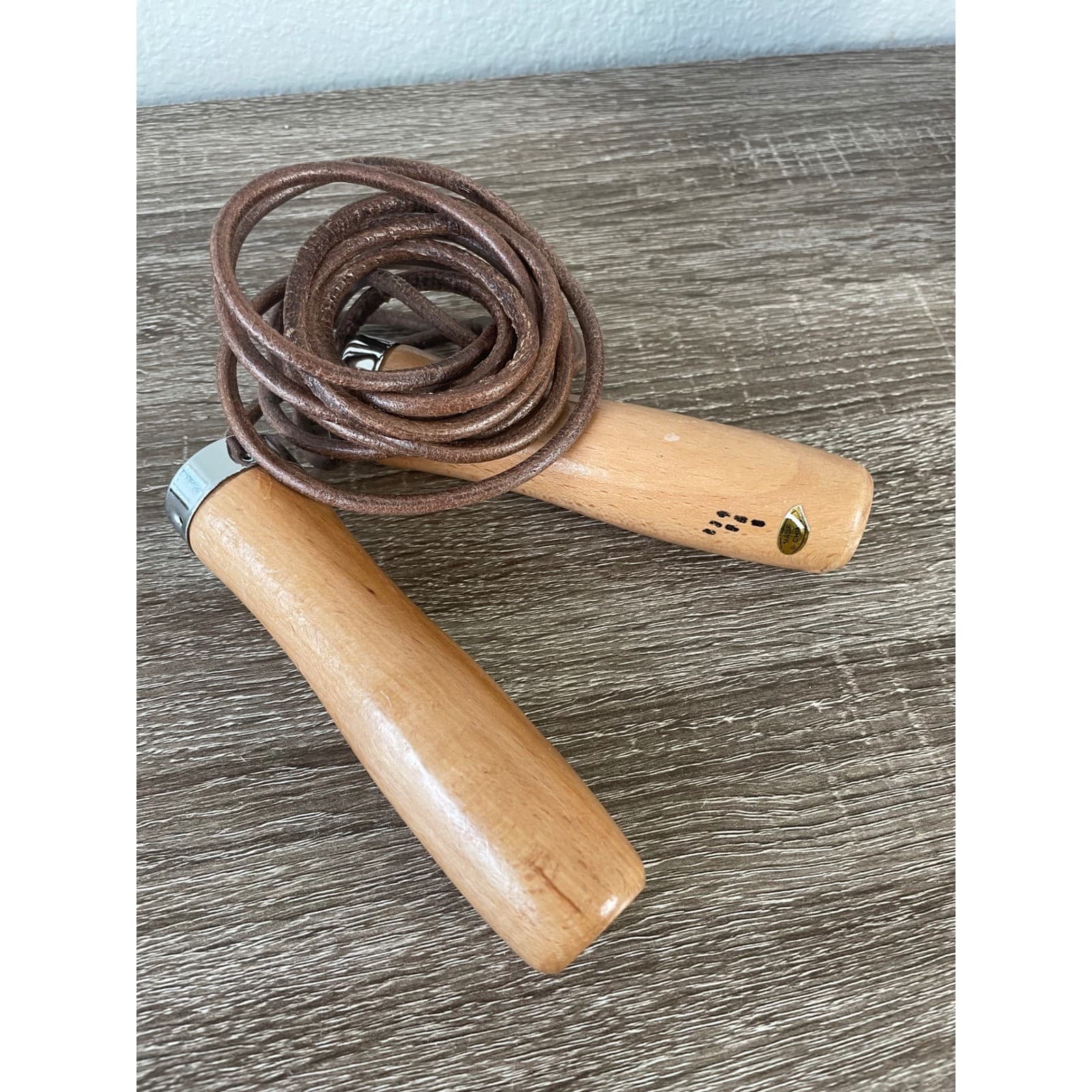 Vintage Leather Jump Rope Wooden Handles Boxing Fitness Training Cardio - Thumbnail 2