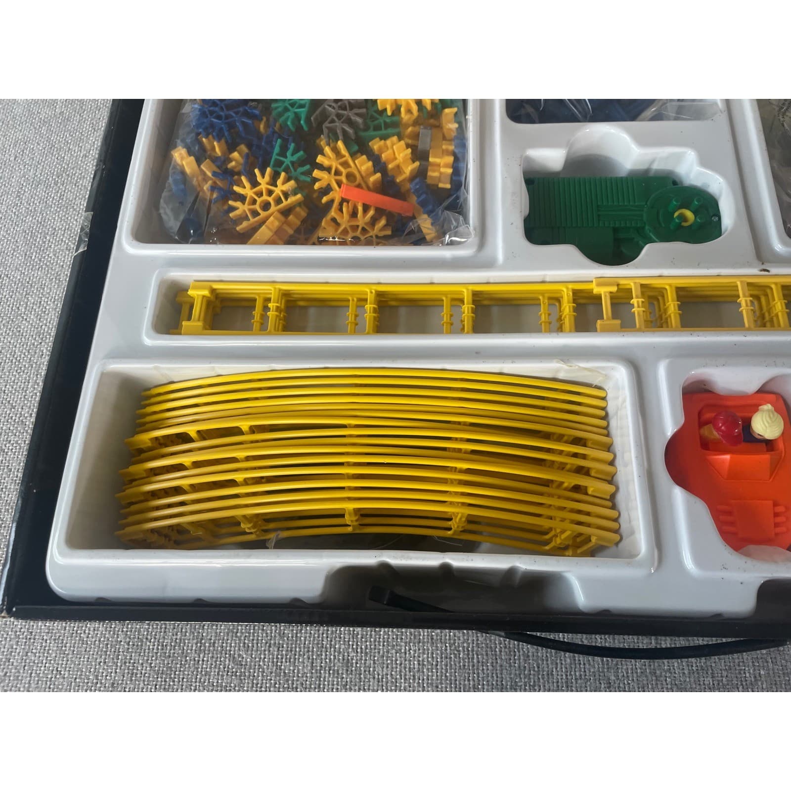K'NEX Hot Shot Video Coaster 51075 Roller Coaster Building Set Box 9+ Toy - Thumbnail 10