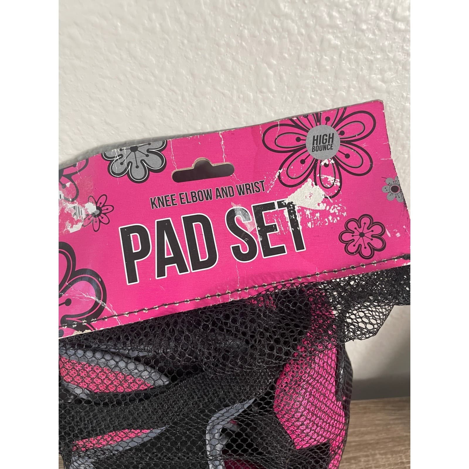 Kids Skate Pad Set Pink Large Knee Elbow Wrist Guards Protective Gear Girls - Thumbnail 8