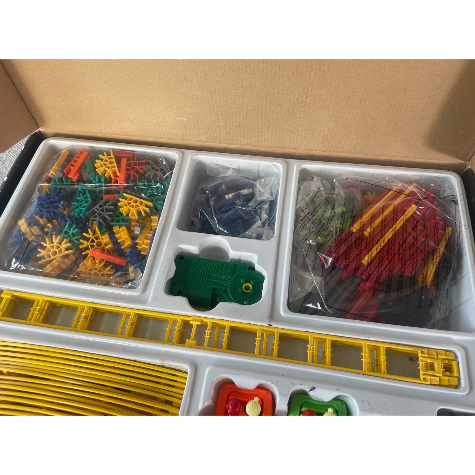 K'NEX Hot Shot Video Coaster 51075 Roller Coaster Building Set Box 9+ Toy - Thumbnail 9