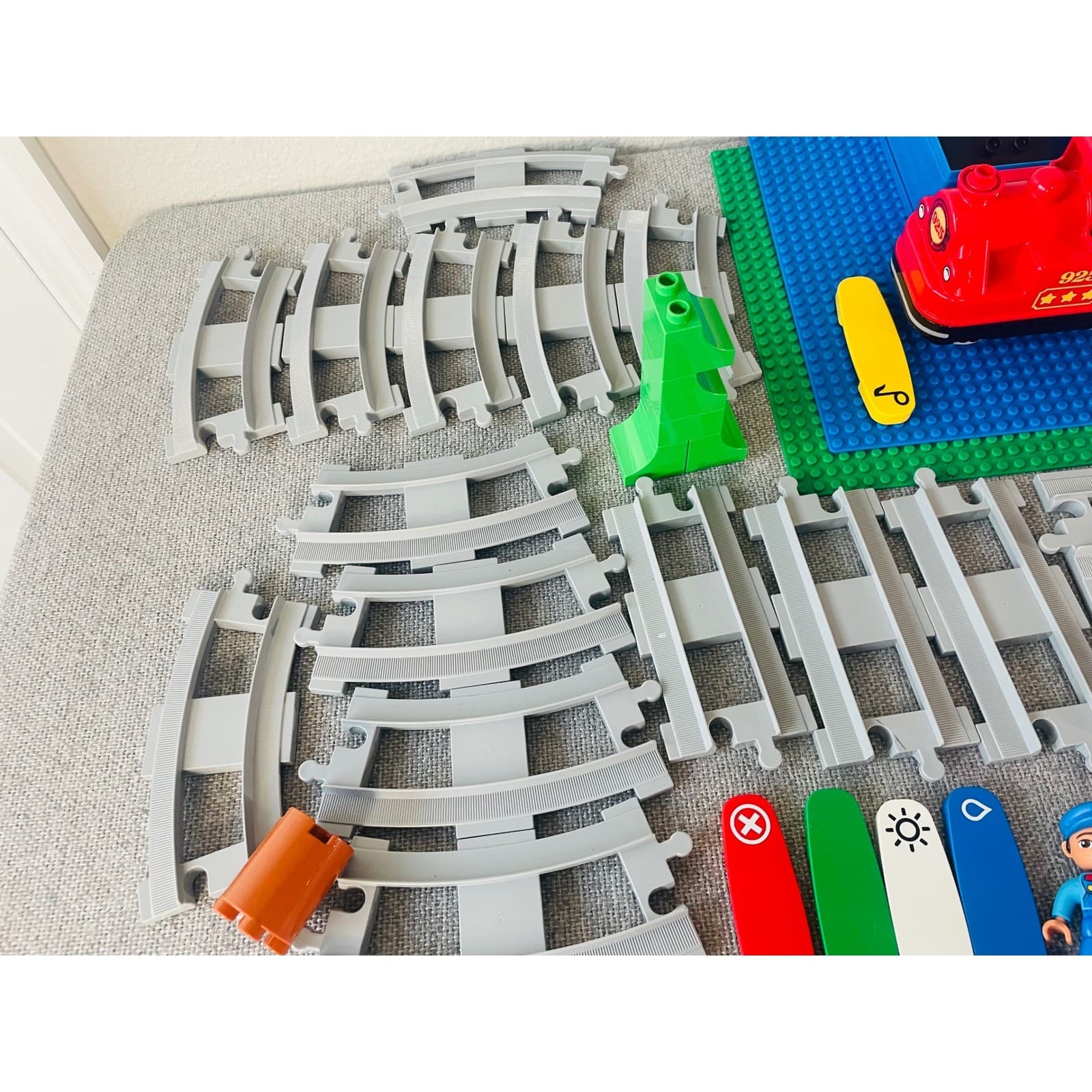 LEGO Duplo Steam Train Railway Track Set Gray Rails Blue Station Figures Lot - Thumbnail 8